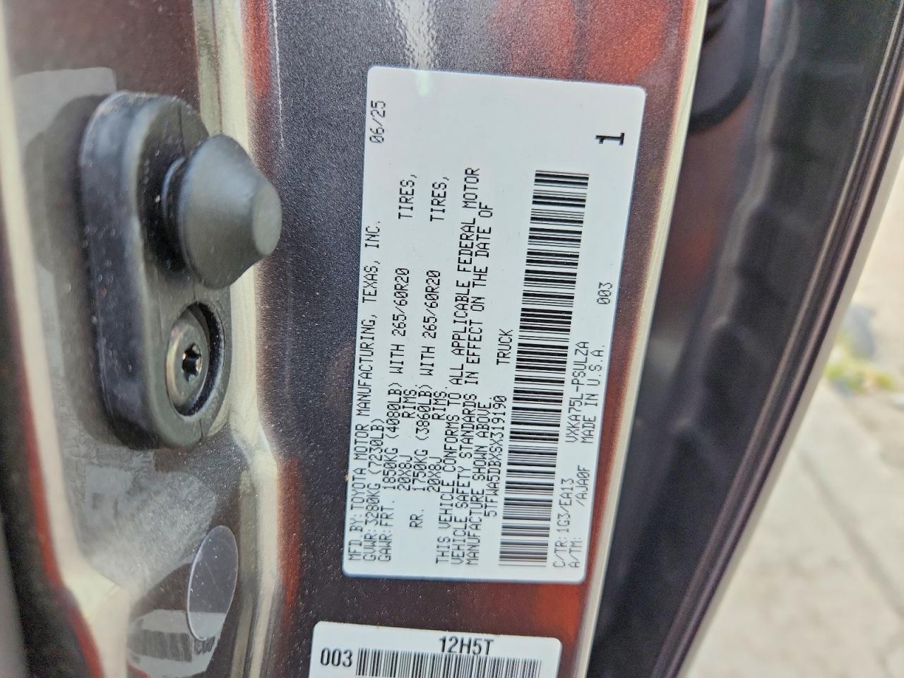 2025 Toyota Tundra Limited Gray vin: 5TFWA5DBXSX319190