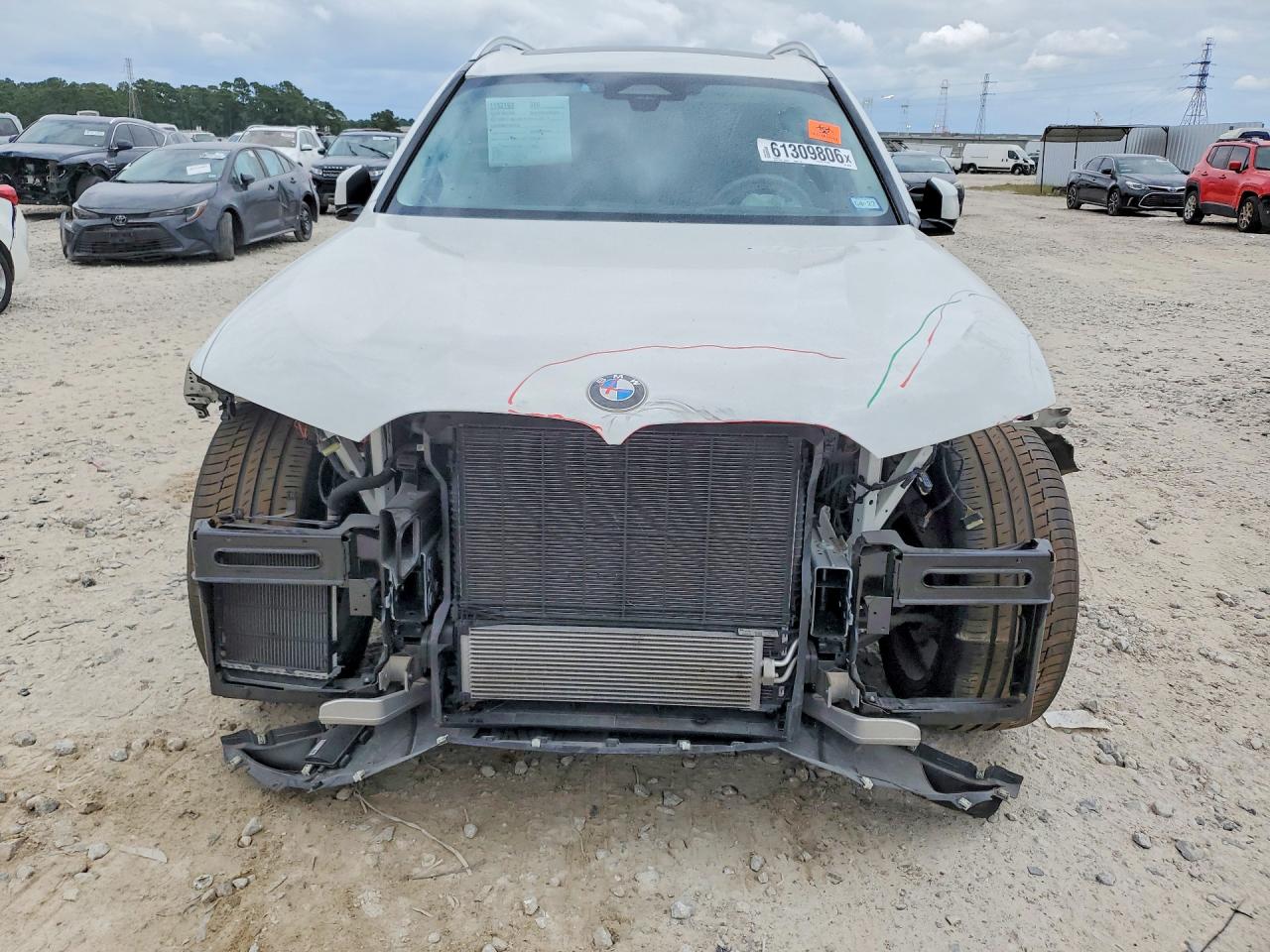2025 Bmw X7 Xdrive40i White vin: 5UX23EM05S9000080