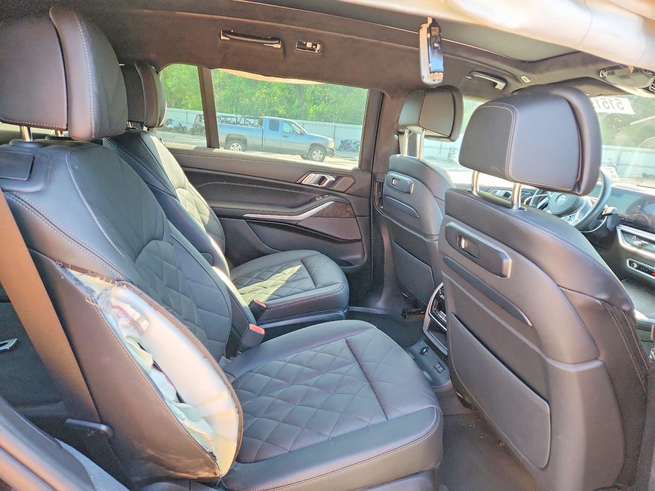 2025 Bmw X7 Xdrive40i Черный vin: 5UX23EM05S9Z22669