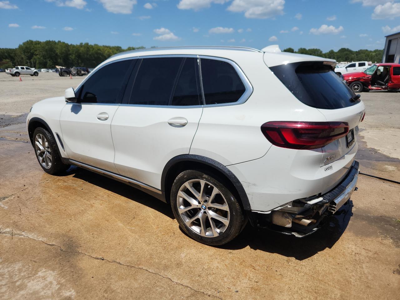 2022 Bmw X5 Xdrive40i White vin: 5UXCR6C01N9M61713 Damage: Lr Axle Assembly, Broken, Replacement Required
