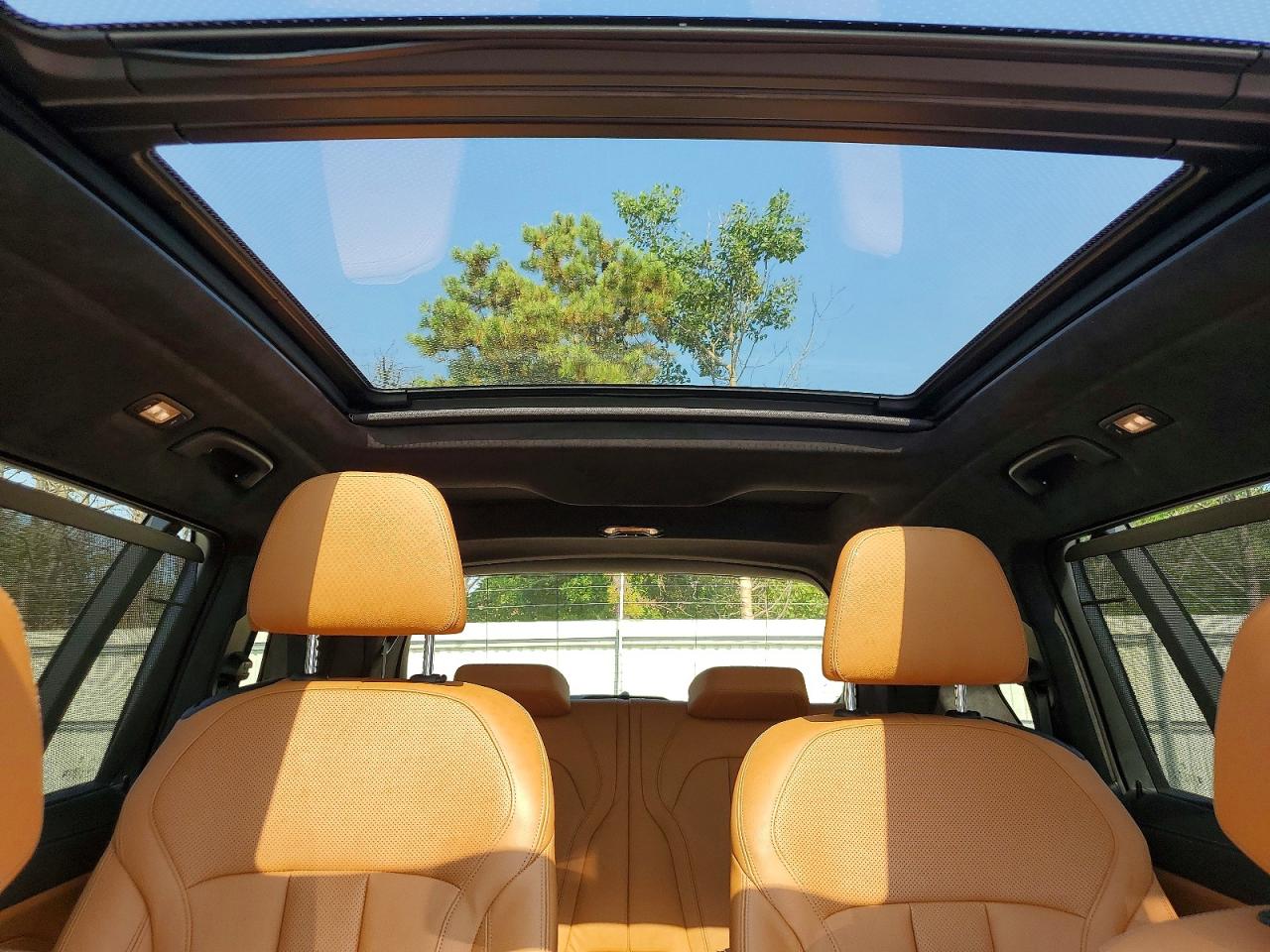 2021 Bmw X7 M50i Черный vin: 5UXCX6C08M9F69334
