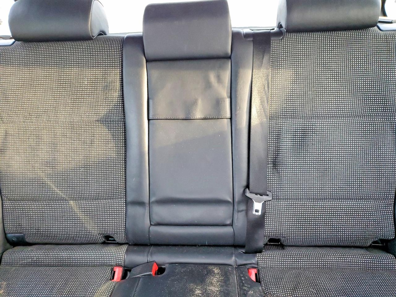 2005 Bmw X5 4.8is Silver vin: 5UXFA93505LE83452
