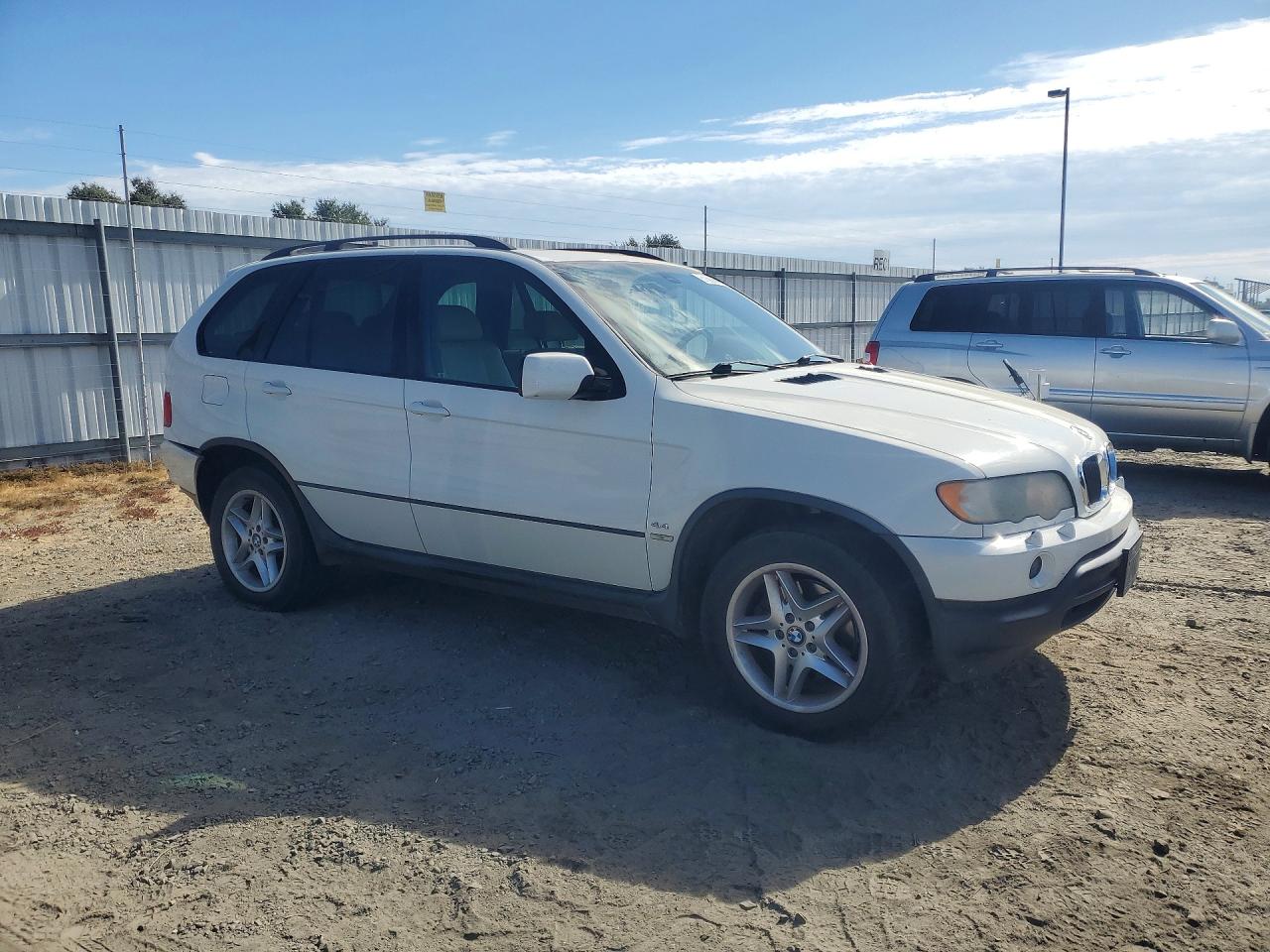 2002 Bmw X5 4.4i White vin: 5UXFB33532LH35619