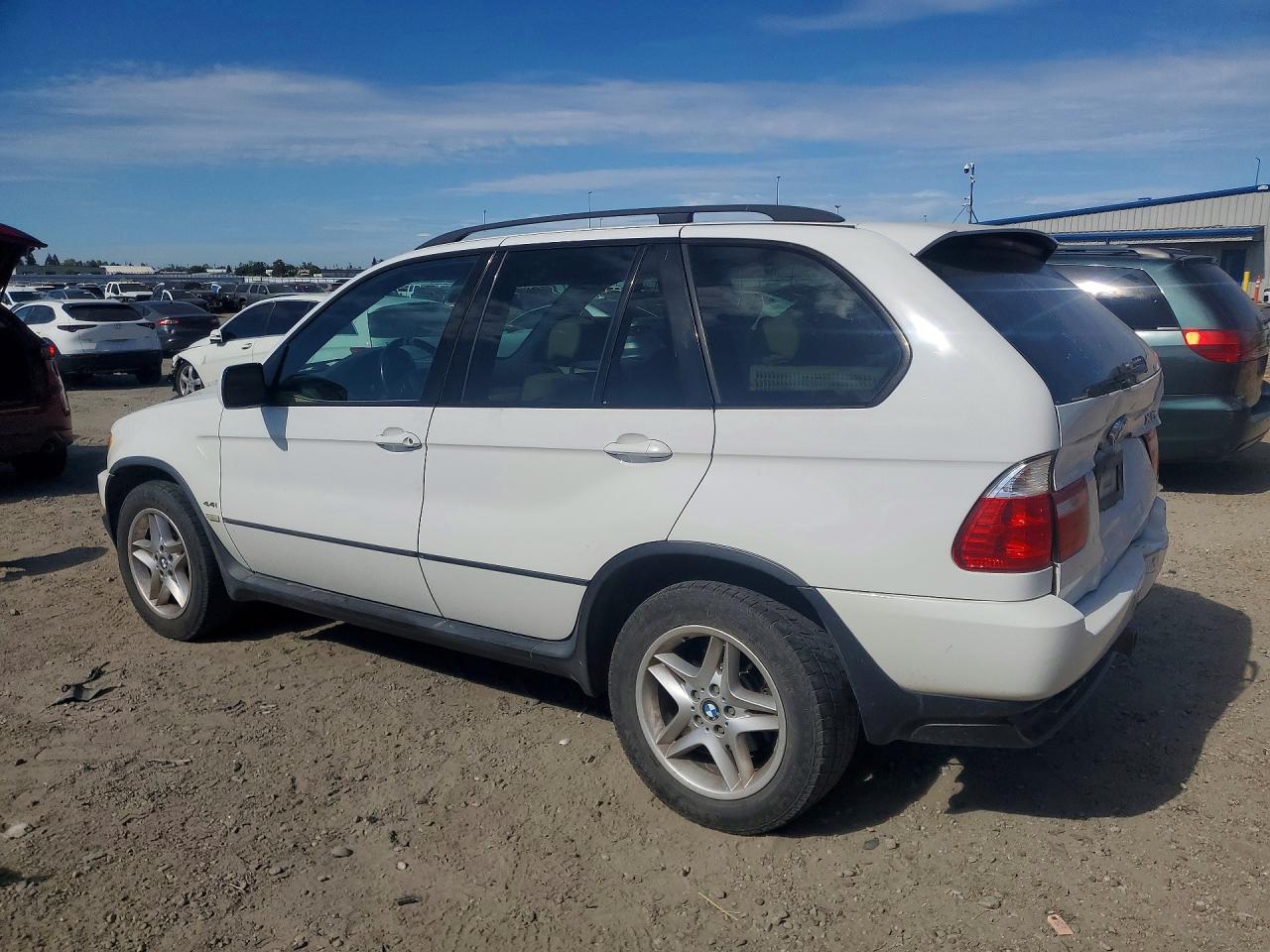 2002 Bmw X5 4.4i White vin: 5UXFB33532LH35619