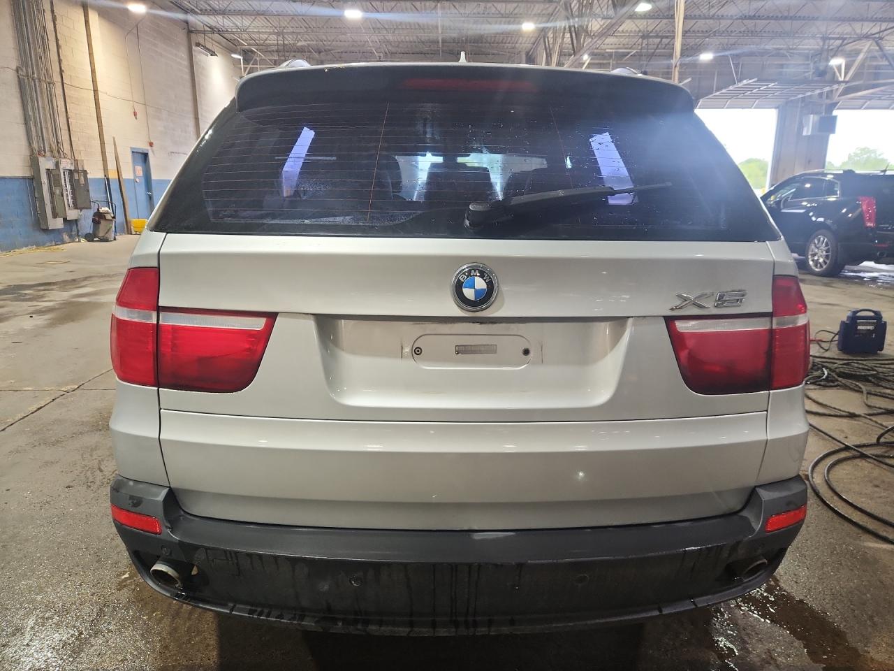 2009 Bmw X5 Xdrive30i Silver vin: 5UXFE43519L272464 Damage: Rear Bumper, Heavy Scratch, 1/2 To 1 Inch