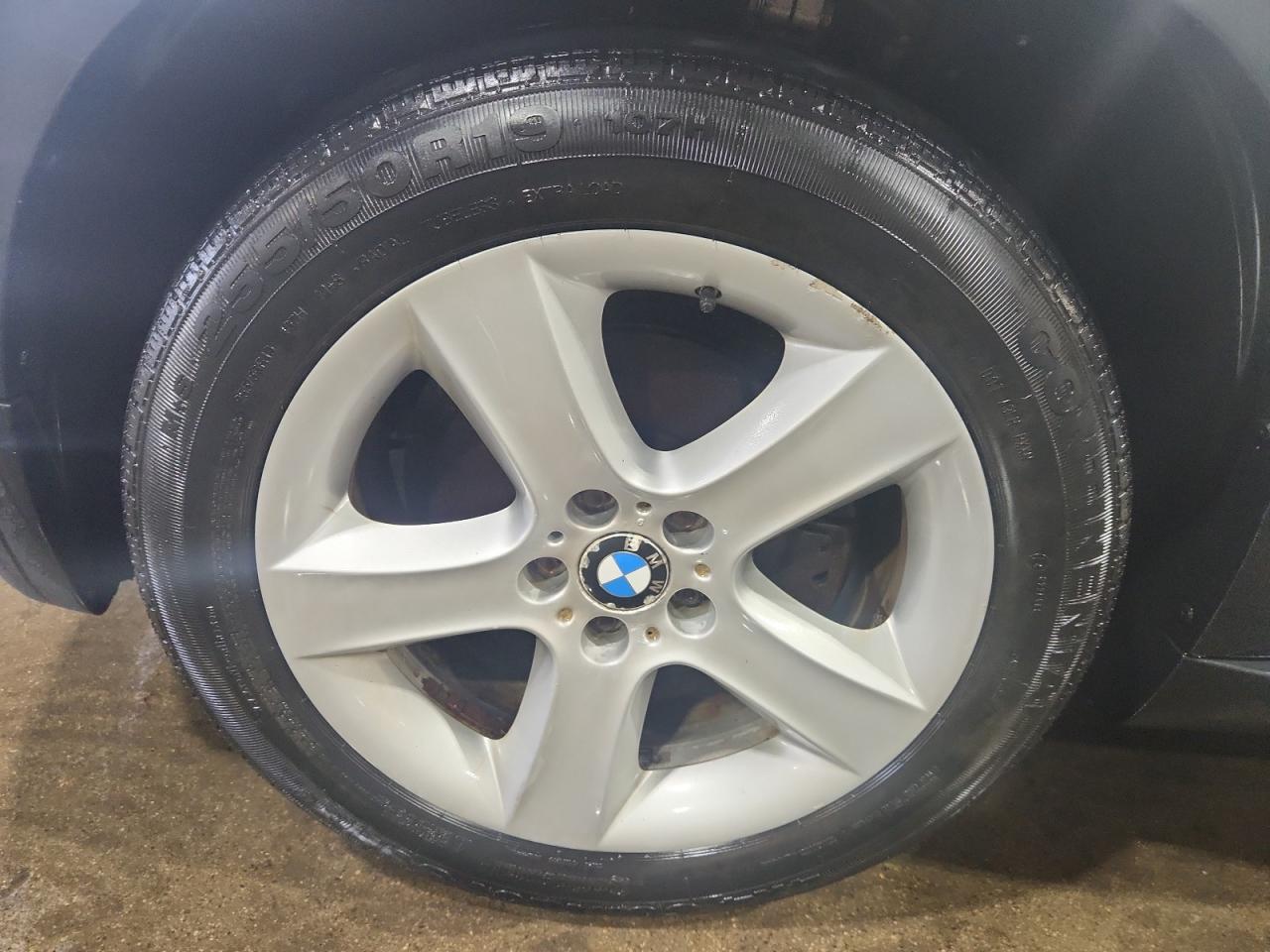 2009 Bmw X5 Xdrive30i Silver vin: 5UXFE43519L272464 Damage: Left Front Wheel, Curb Rash, 1 To 2 Inches