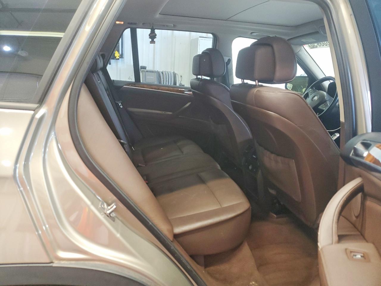 2010 Bmw X5 Xdrive30i Серебряный vin: 5UXFE4C51AL383441