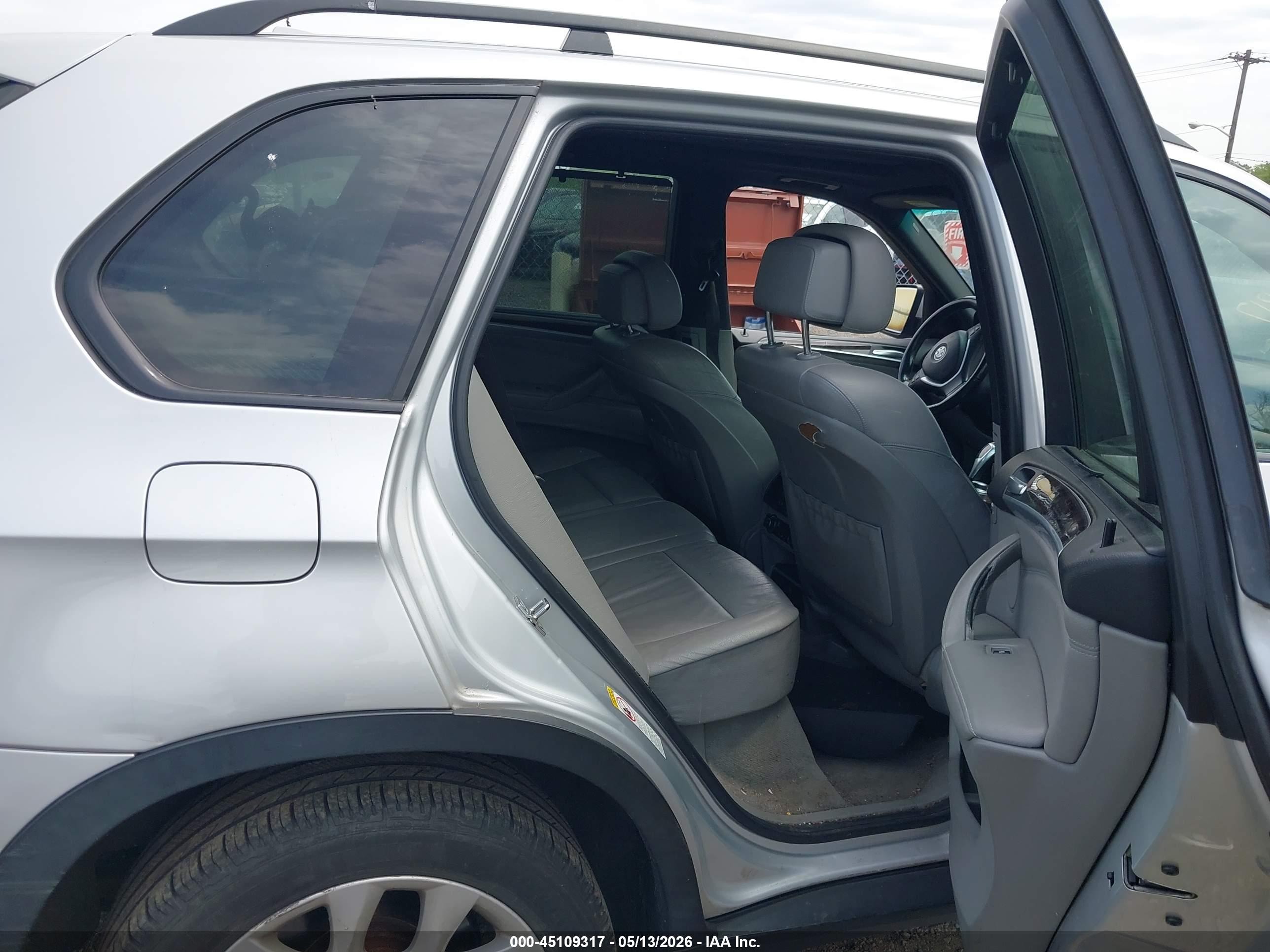 2009 Bmw X5 Xdrive48i Silver vin: 5UXFE83509L171715