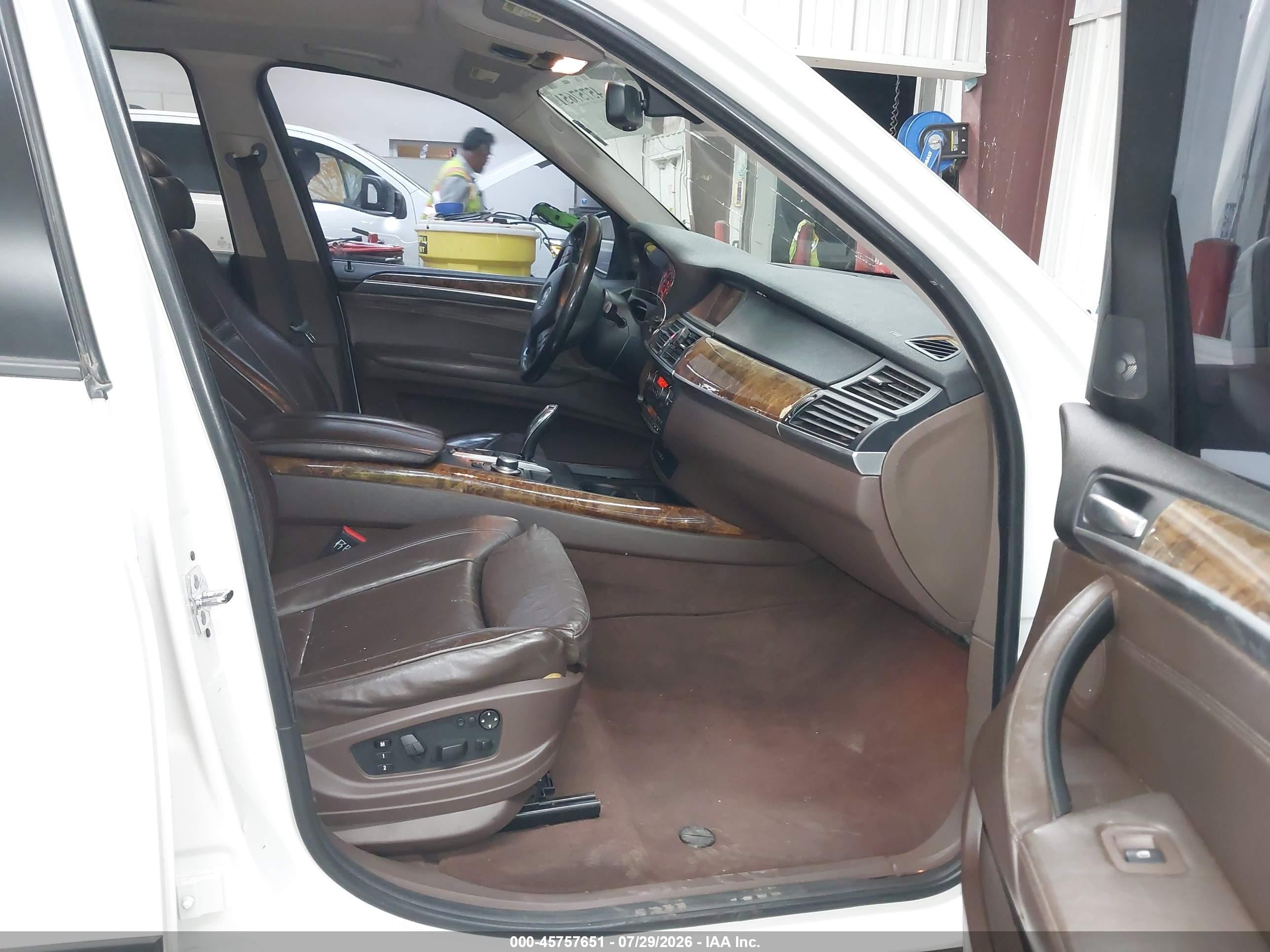2007 Bmw X5 4.8i Белый vin: 5UXFE83517LZ38369