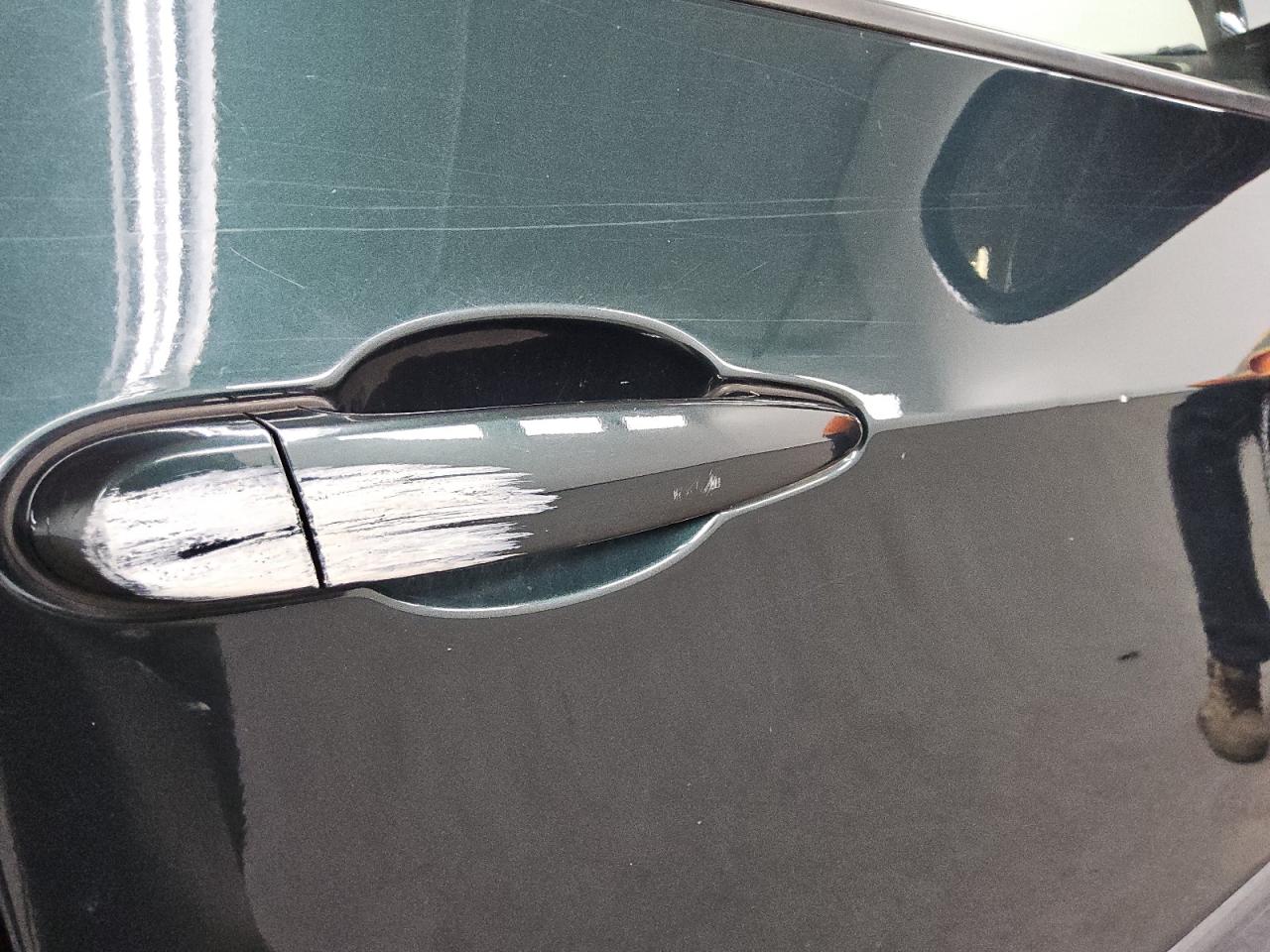2010 Bmw X5 Xdrive35d Зеленый vin: 5UXFF0C56ALT75812 Damage: Right Front Door, Dent(S) W/ Paint Dmg, 1/8 To 1/2 Inch