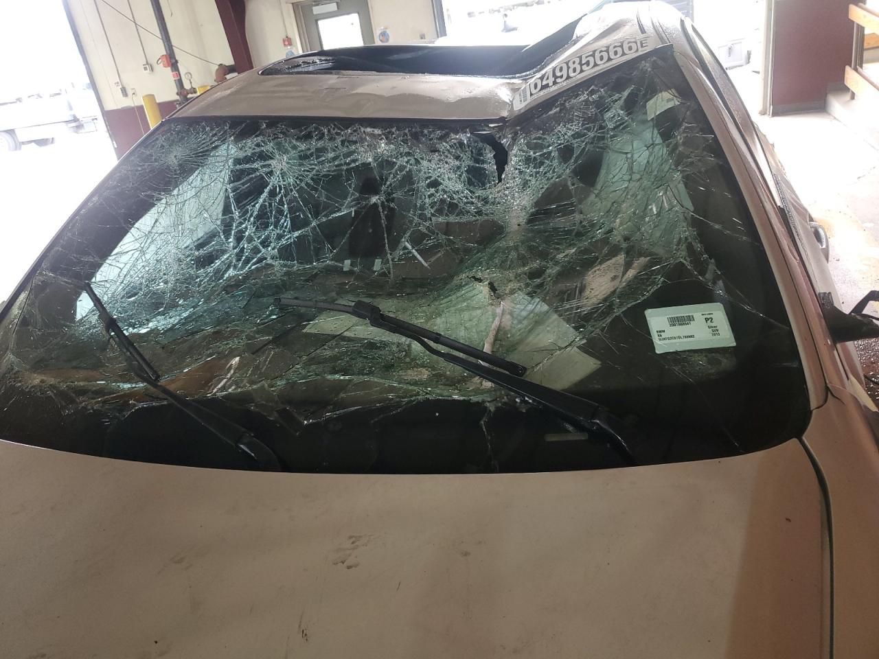 2013 Bmw X6 Xdrive35i Silver vin: 5UXFG2C51DL786662 Damage: Windshield, Broken, Replacement Required