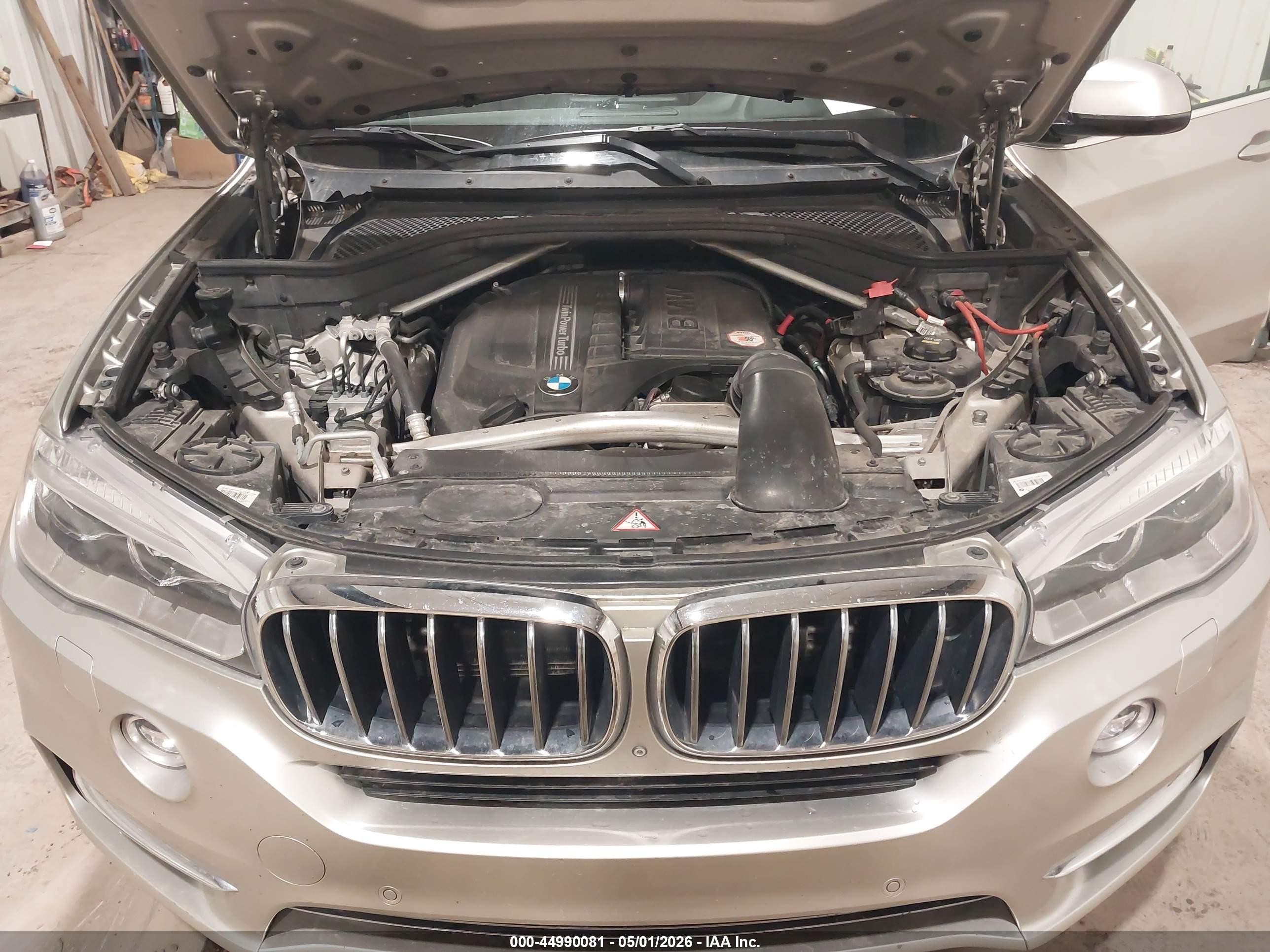 2015 Bmw X5 Xdrive35i Серебряный vin: 5UXKR0C51F0K57990