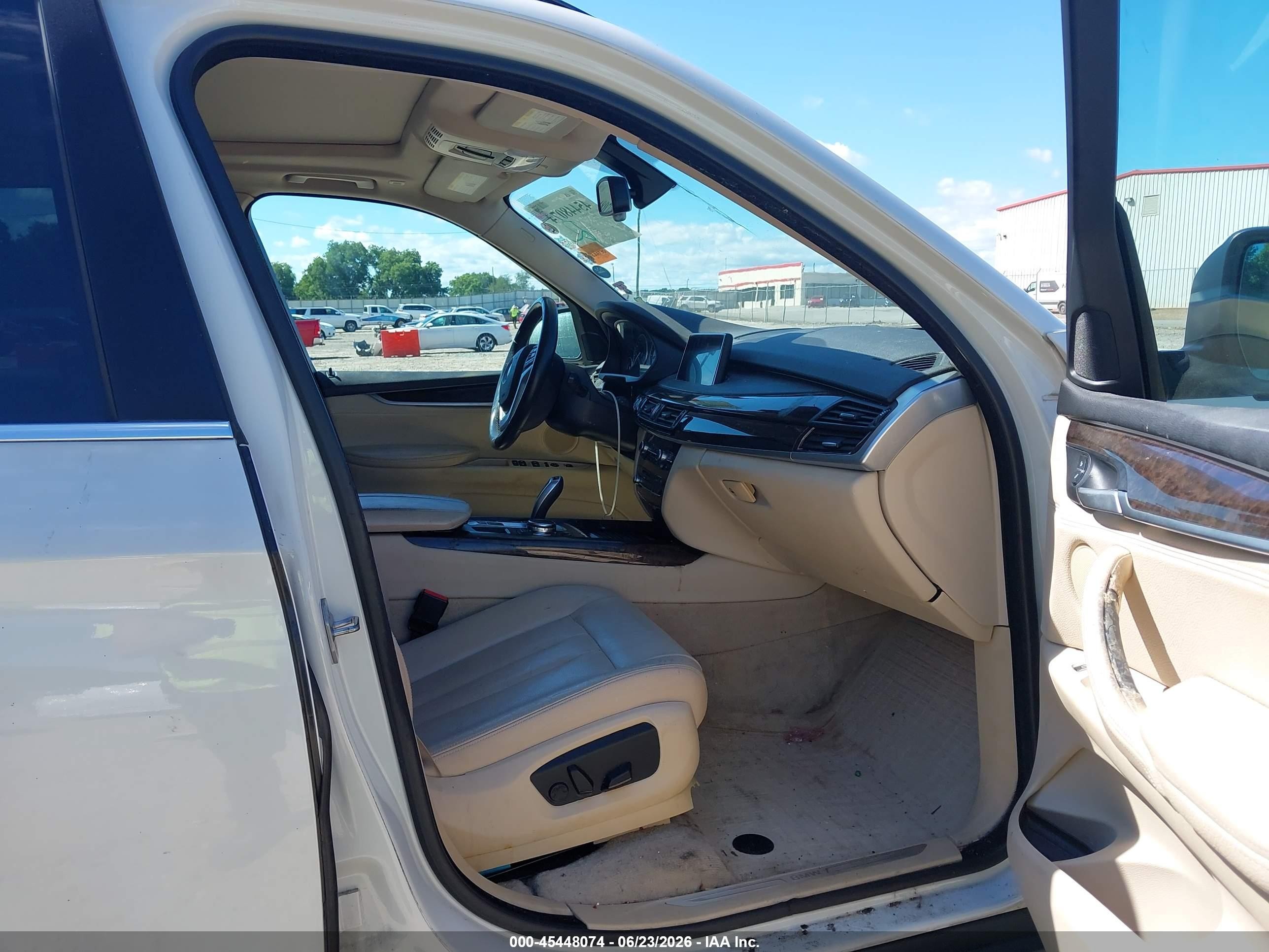 2015 Bmw X5 Xdrive35i White vin: 5UXKR0C52F0P11437