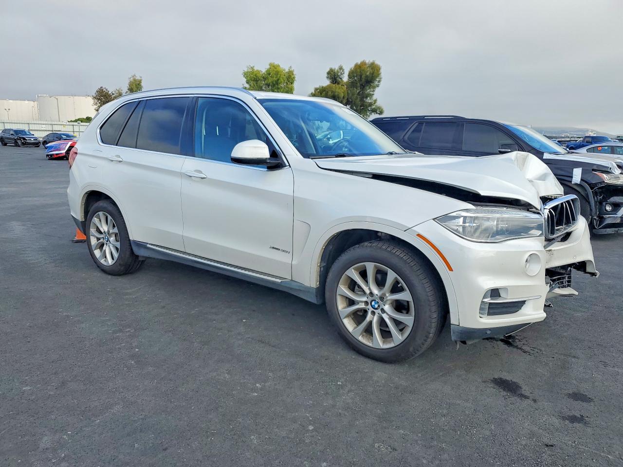 2015 Bmw X5 Xdrive35i Белый vin: 5UXKR0C53F0K56033