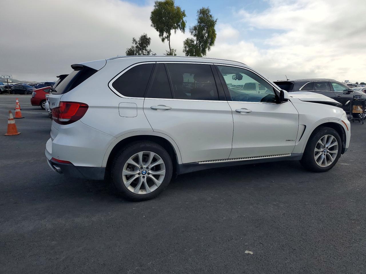 2015 Bmw X5 Xdrive35i Белый vin: 5UXKR0C53F0K56033