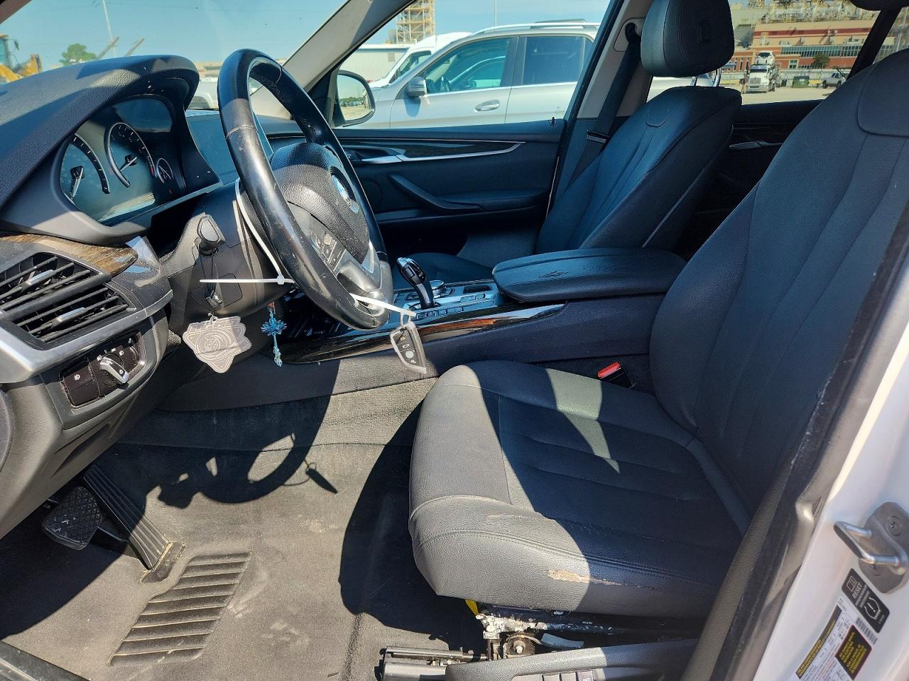 2015 Bmw X5 Xdrive35i Белый vin: 5UXKR0C53F0K63063