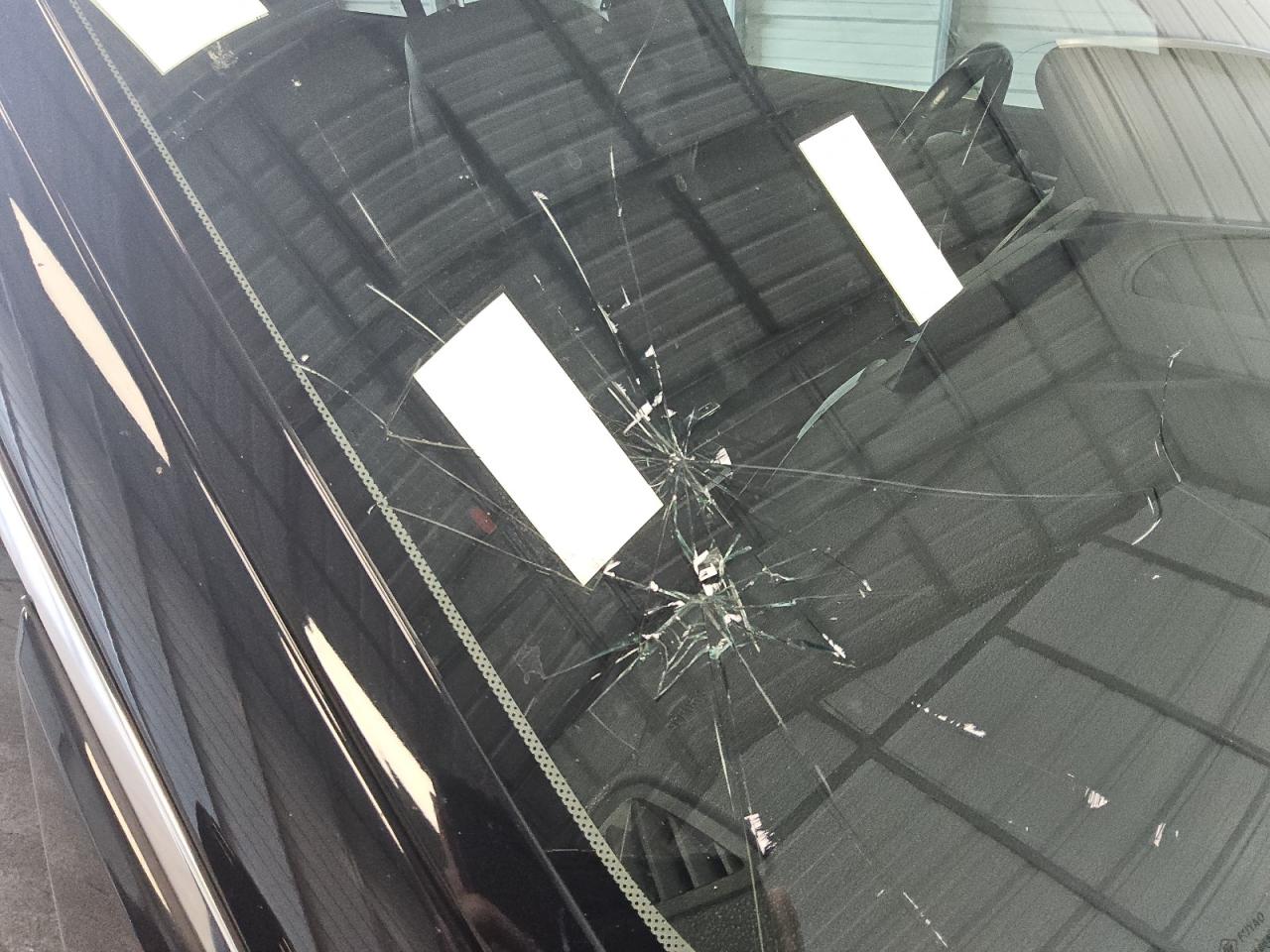 2015 Bmw X5 Xdrive35i Черный vin: 5UXKR0C57F0P14494 Damage: Windshield, Broken, Replacement Required