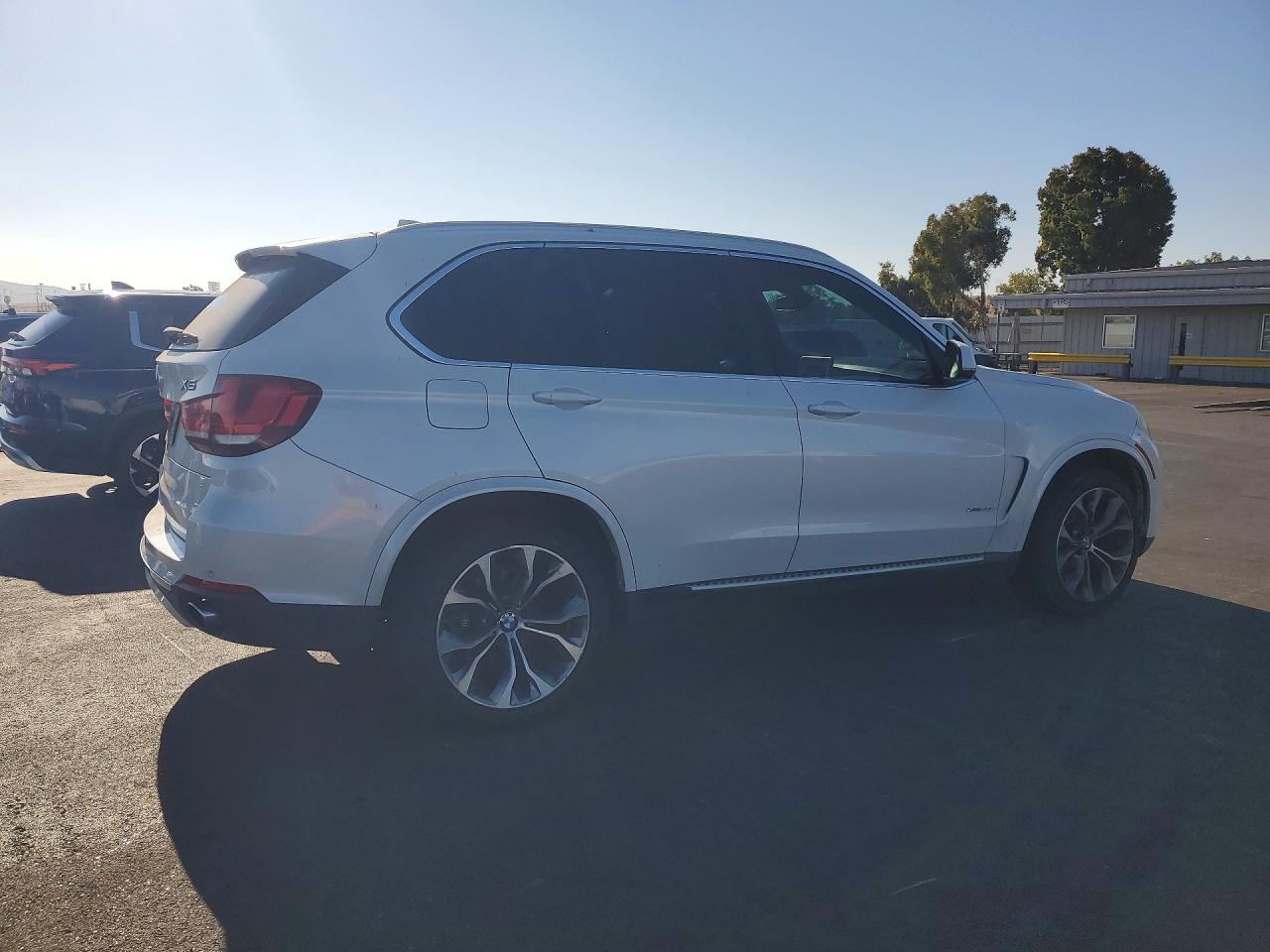 2014 Bmw X5 Xdrive35i White vin: 5UXKR0C5XE0K50471