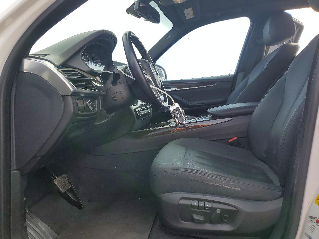 2018 Bmw X5 Белый vin: 5UXKR2C51J0X07724