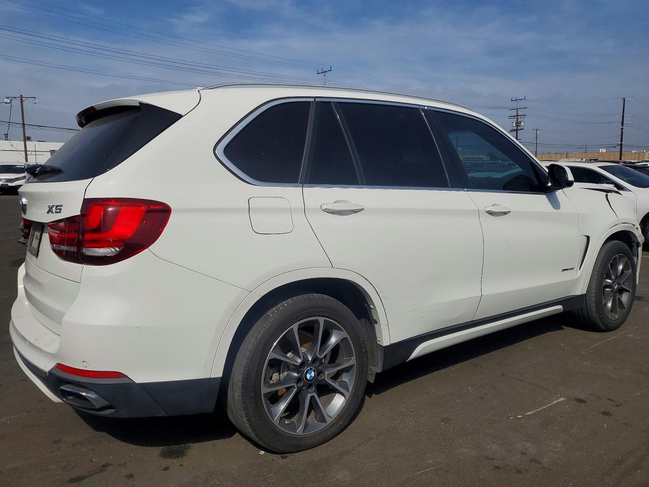 2018 Bmw X5 Белый vin: 5UXKR2C51J0X07724