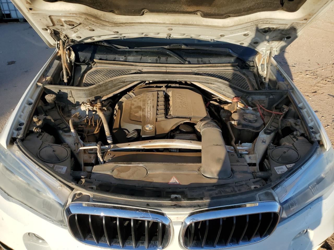 2015 Bmw X5 Sdrive35i White vin: 5UXKR2C53F0H40220