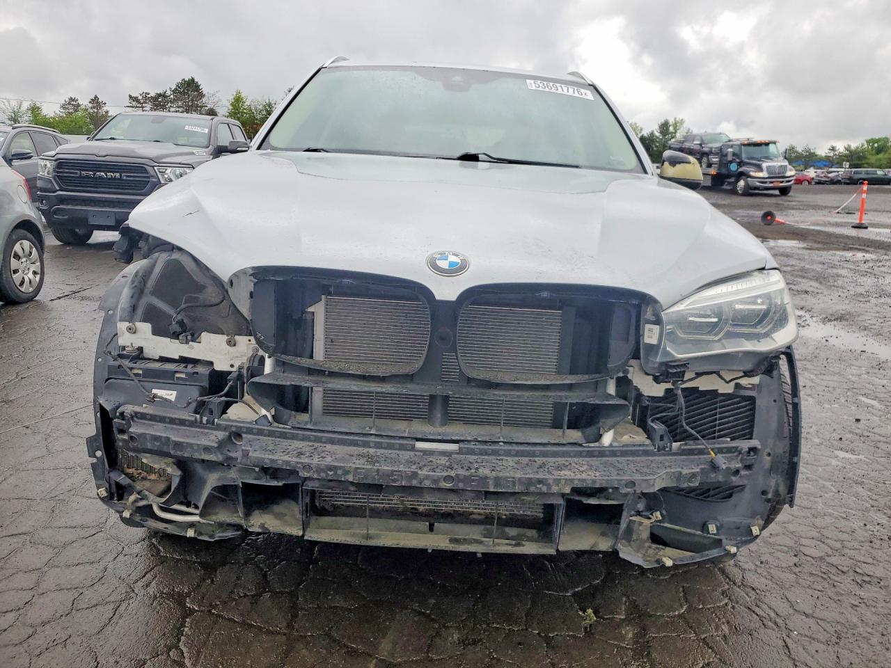 2015 Bmw X5 Xdrive50i Серебряный vin: 5UXKR6C50F0J74425