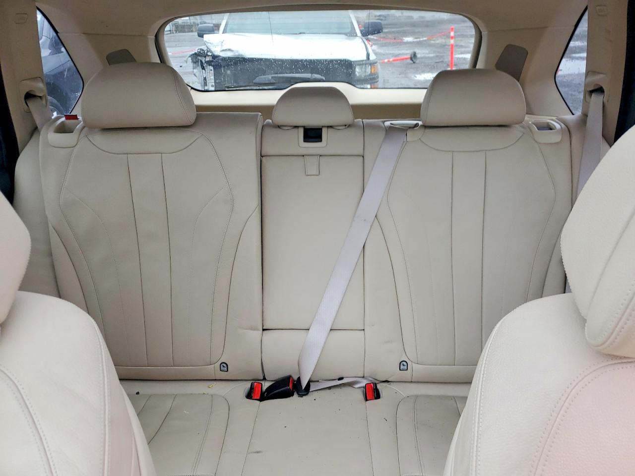 2015 Bmw X5 Xdrive50i Серебряный vin: 5UXKR6C50F0J74425