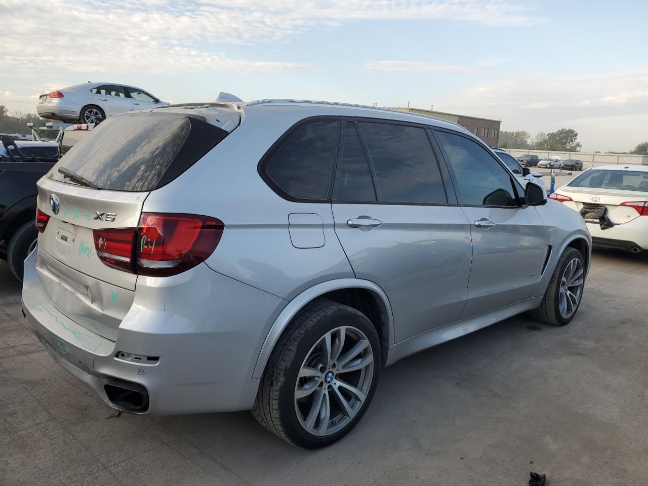 2015 Bmw X5 Xdrive50i Серебряный vin: 5UXKR6C50F0J78815