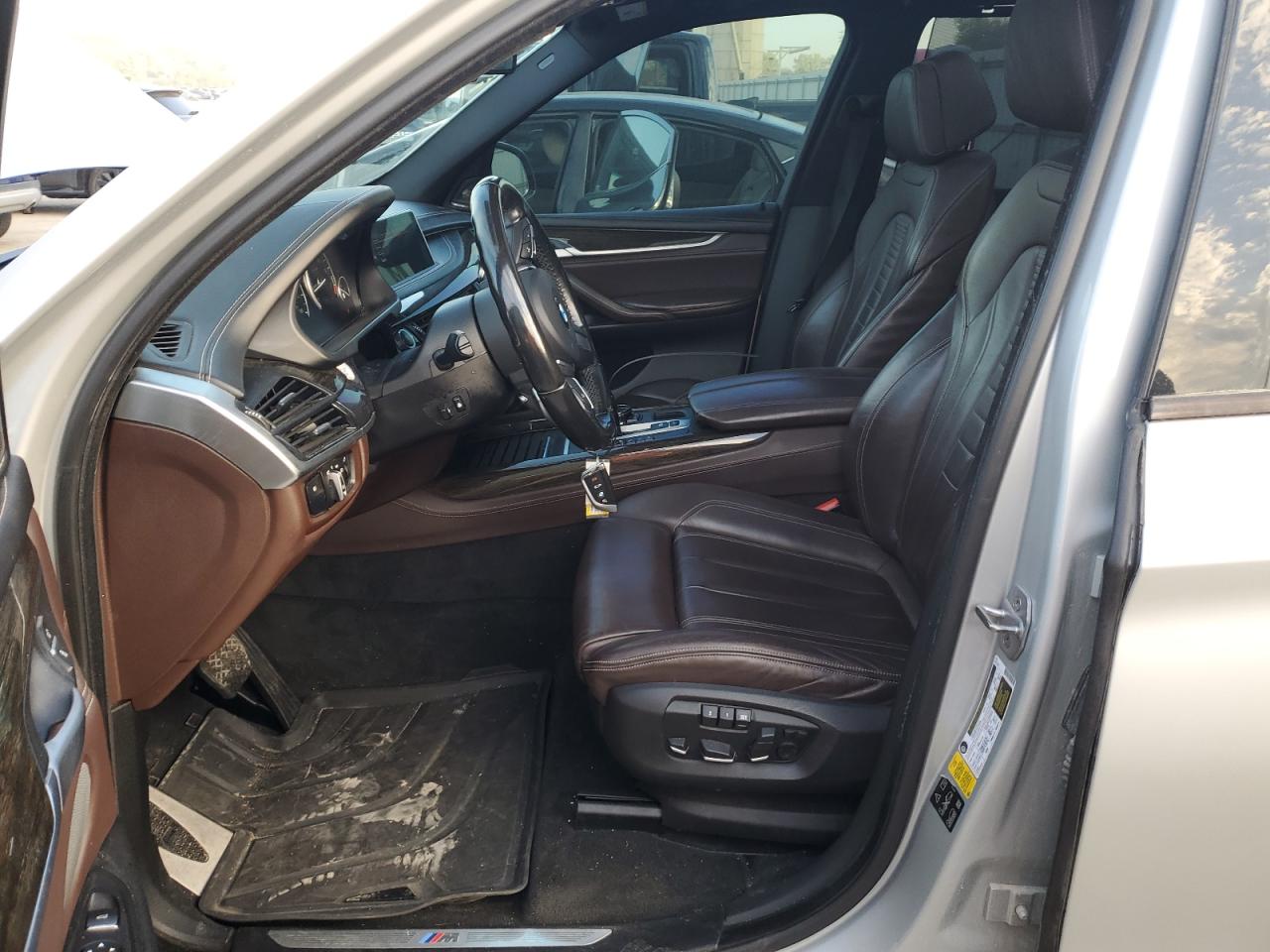 2015 Bmw X5 Xdrive50i Серебряный vin: 5UXKR6C50F0J78815