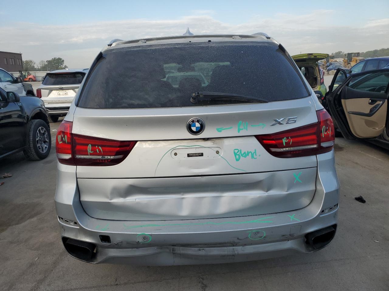 2015 Bmw X5 Xdrive50i Серебряный vin: 5UXKR6C50F0J78815