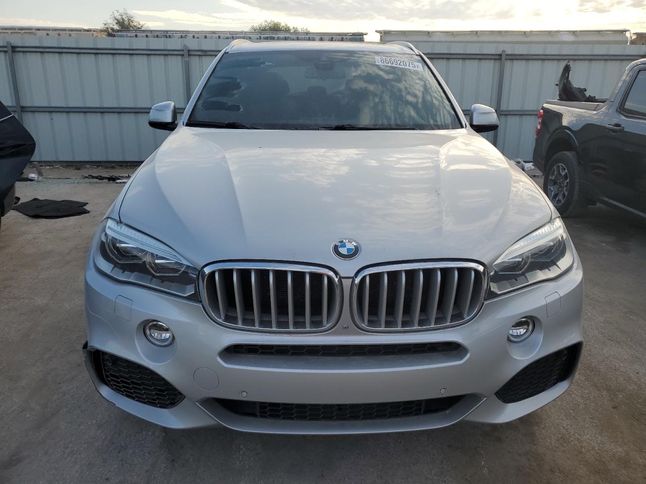 2015 Bmw X5 Xdrive50i Серебряный vin: 5UXKR6C50F0J78815