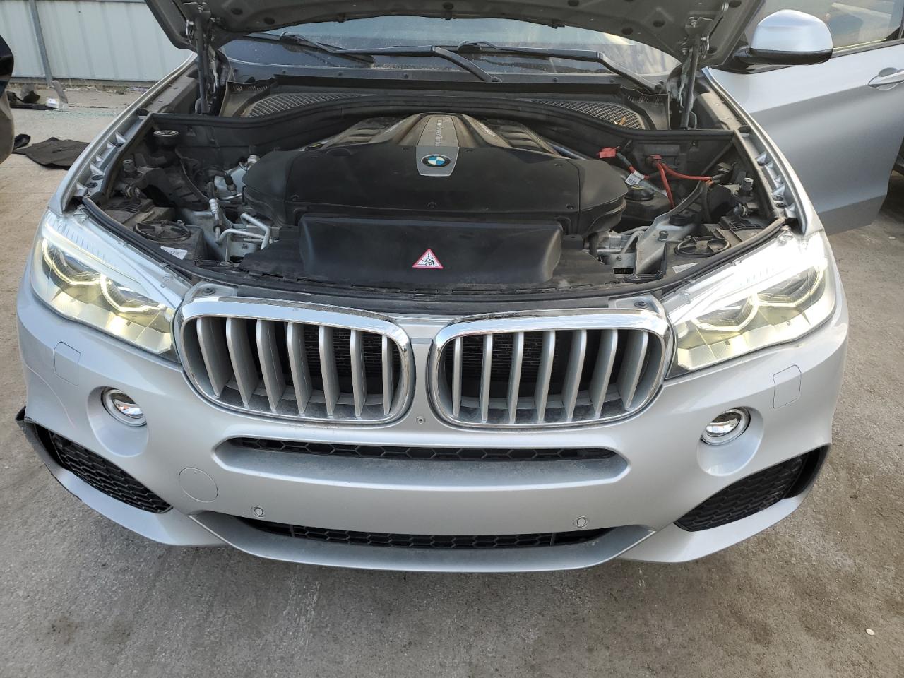 2015 Bmw X5 Xdrive50i Серебряный vin: 5UXKR6C50F0J78815