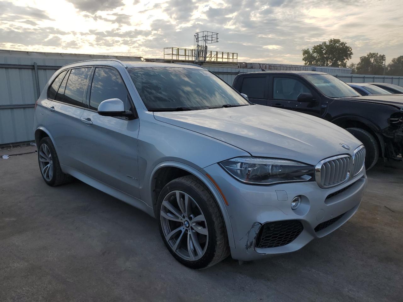 2015 Bmw X5 Xdrive50i Серебряный vin: 5UXKR6C50F0J78815