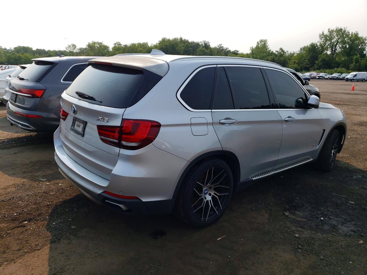 2015 Bmw X5 Xdrive50i Серебряный vin: 5UXKR6C55F0J74114
