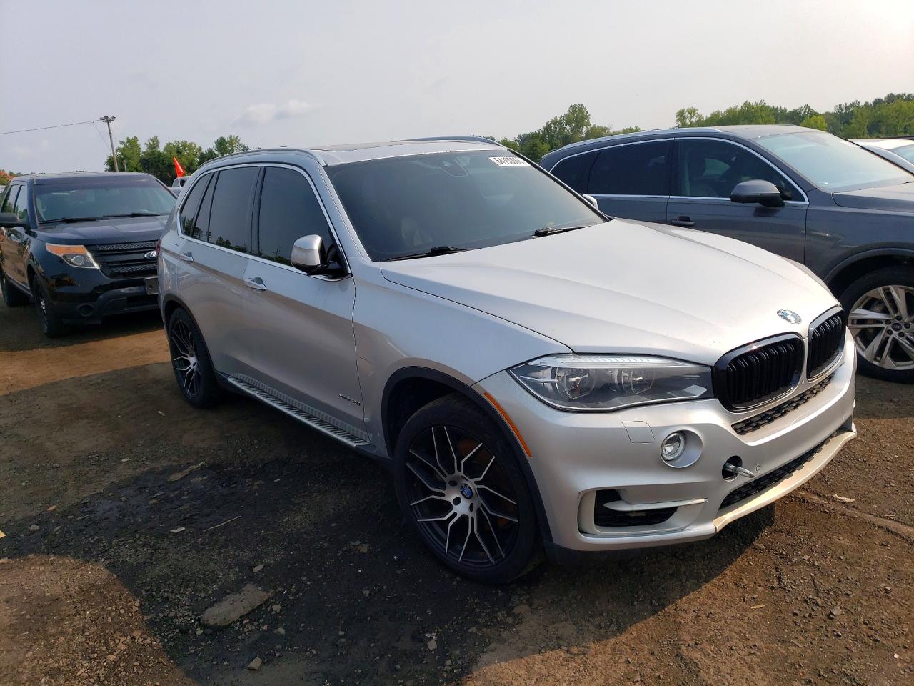 2015 Bmw X5 Xdrive50i Серебряный vin: 5UXKR6C55F0J74114