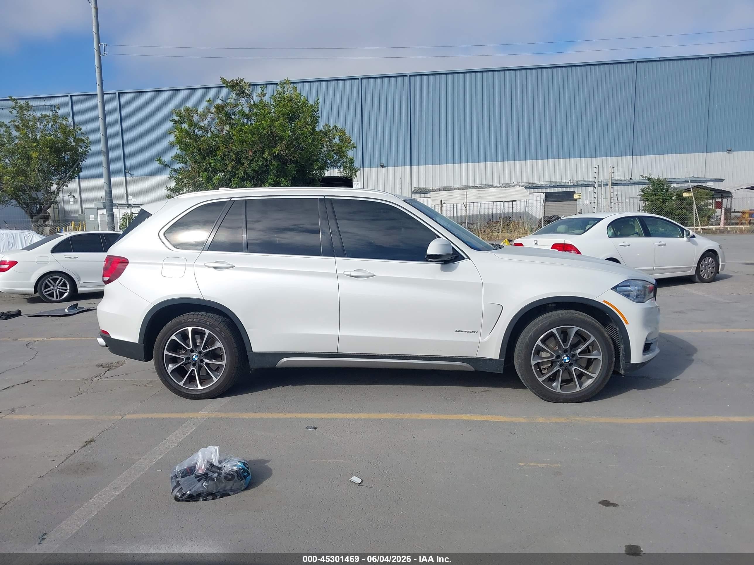 2017 Bmw X5 Xdrive50i White vin: 5UXKR6C58H0J84512