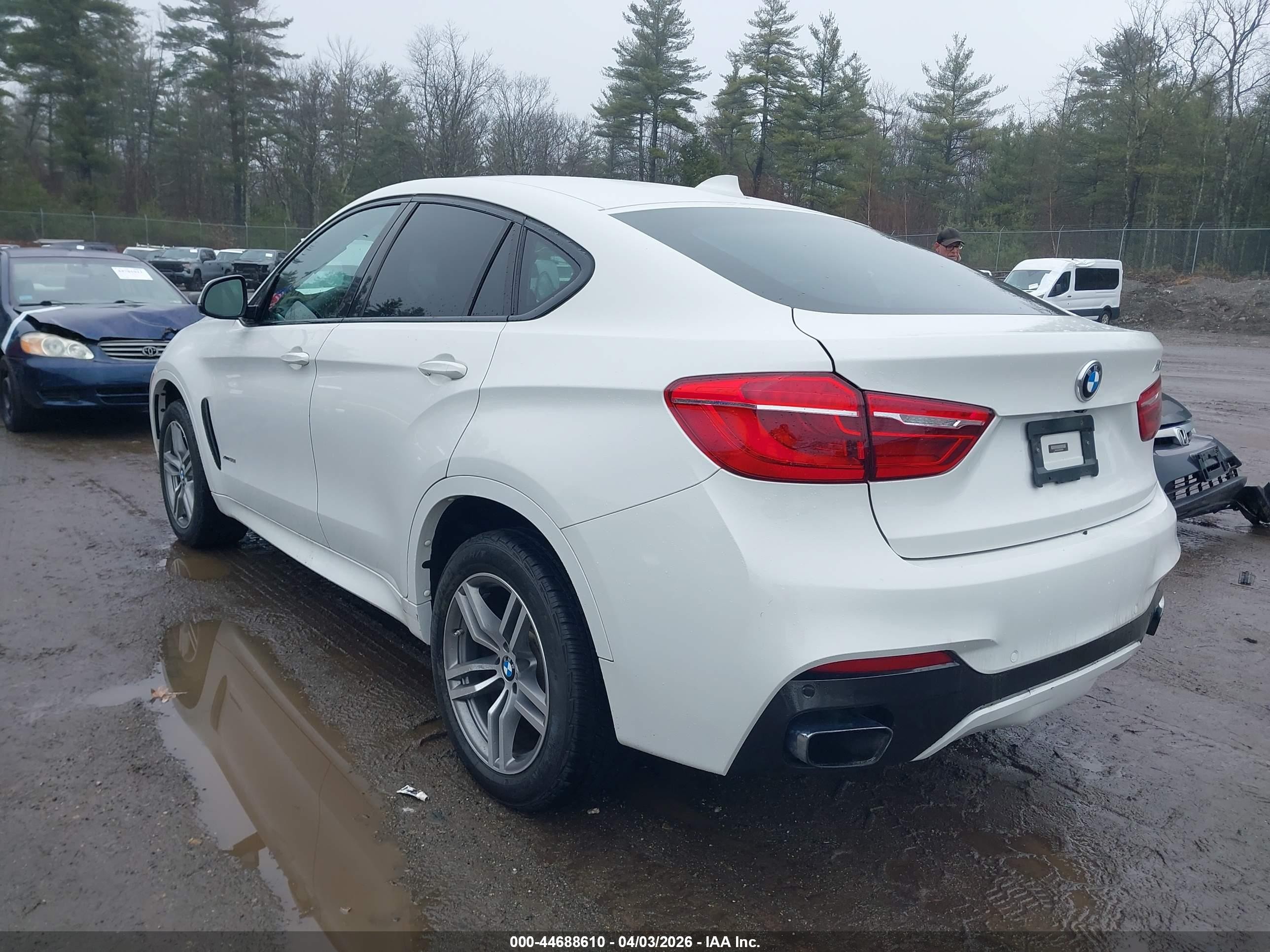2017 Bmw X6 Xdrive50i White vin: 5UXKU6C36H0W38608