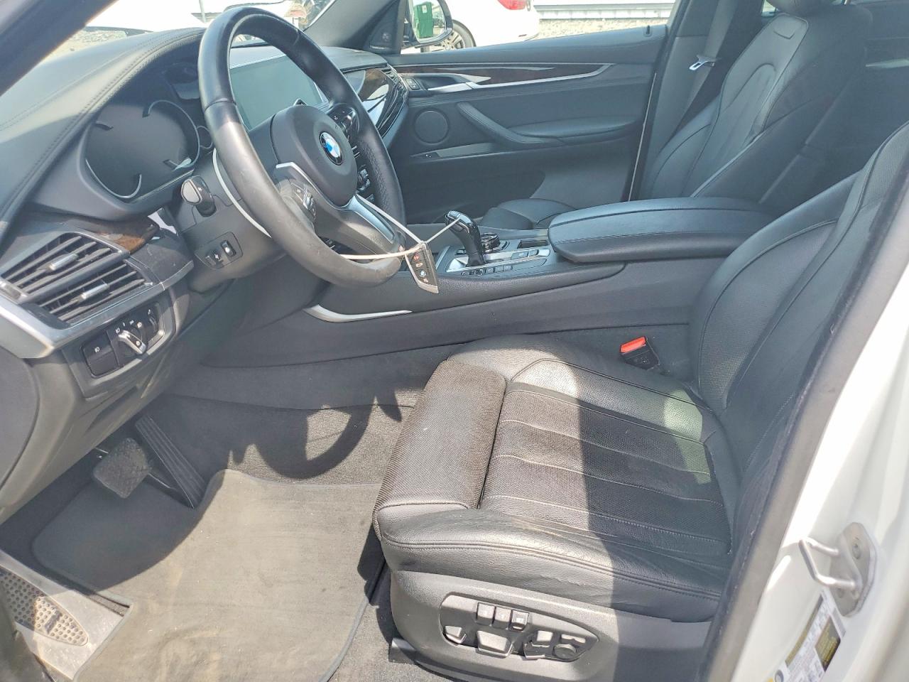 2015 Bmw X6 Xdrive50i White vin: 5UXKU6C52F0F94334