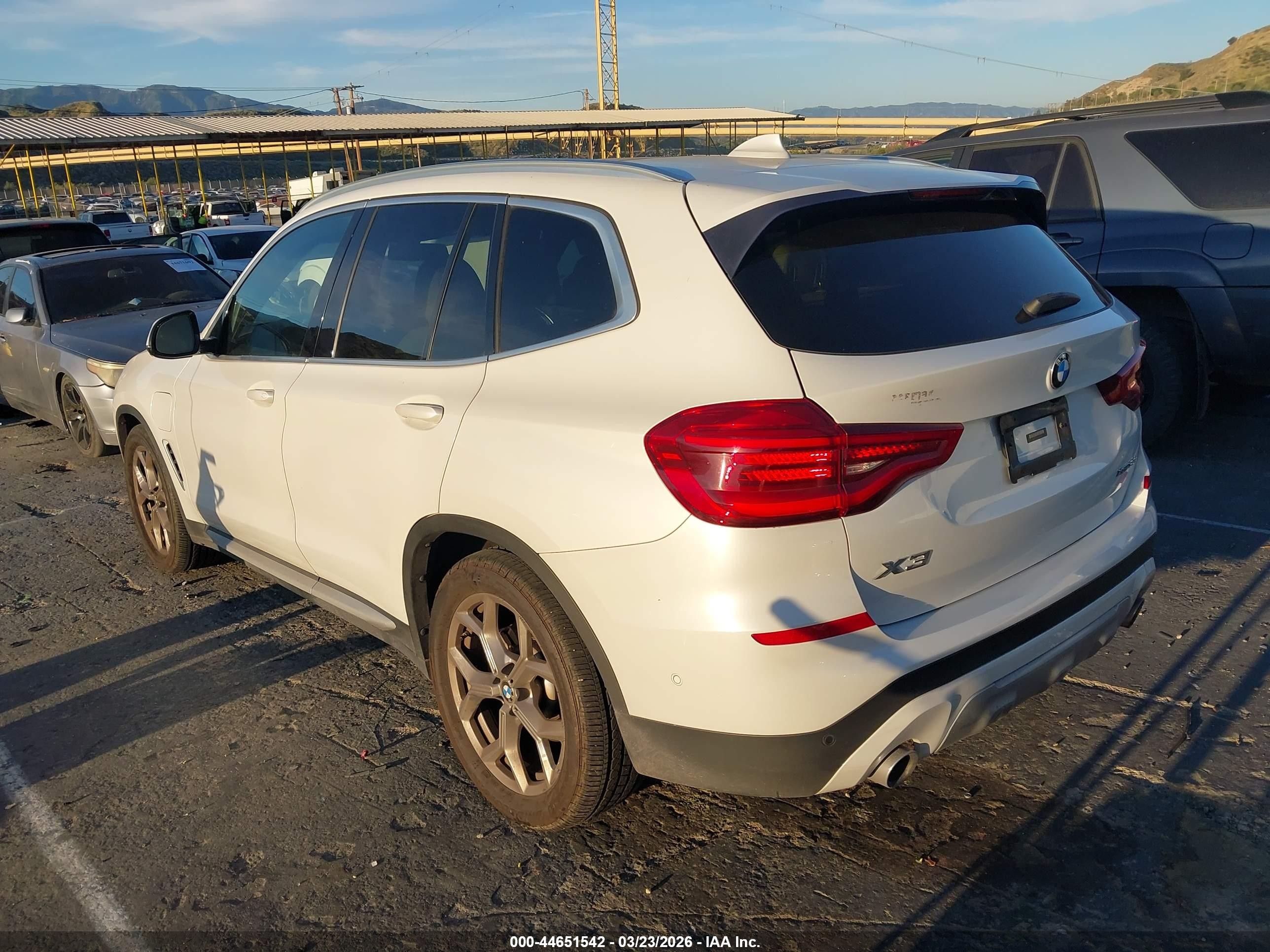 2021 Bmw X3 Phev Xdrive30e White vin: 5UXTS1C05M9F13207