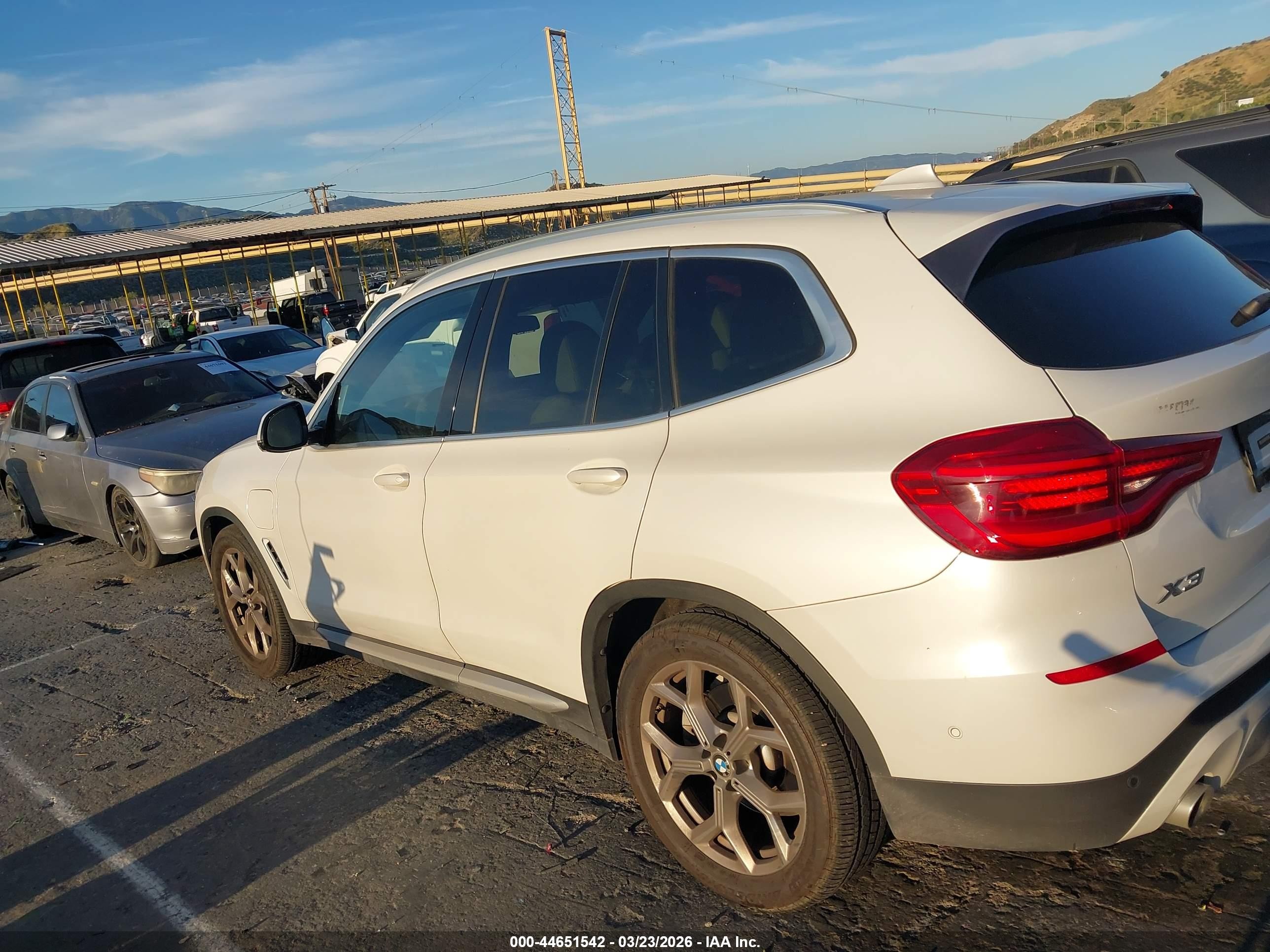 2021 Bmw X3 Phev Xdrive30e White vin: 5UXTS1C05M9F13207