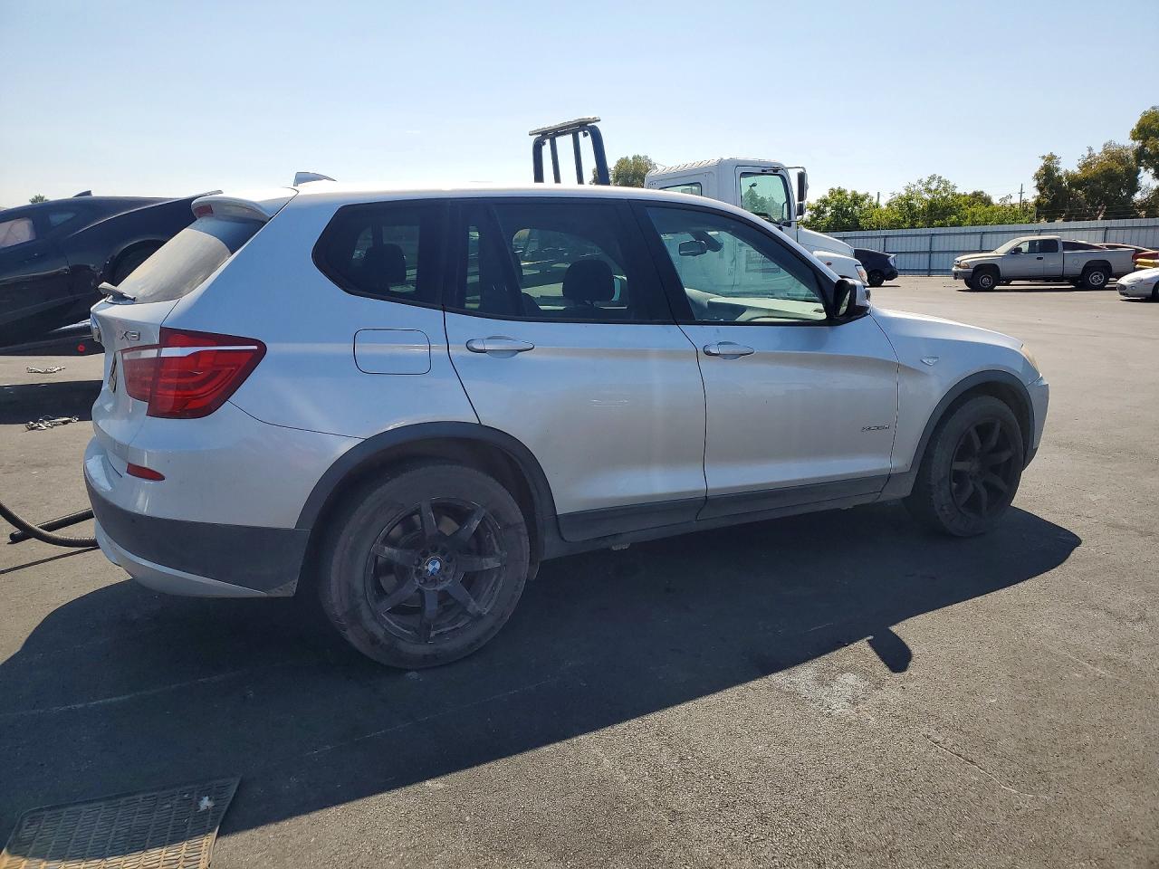 2011 Bmw X3 Xdrive28i Silver vin: 5UXWX5C53BL702808
