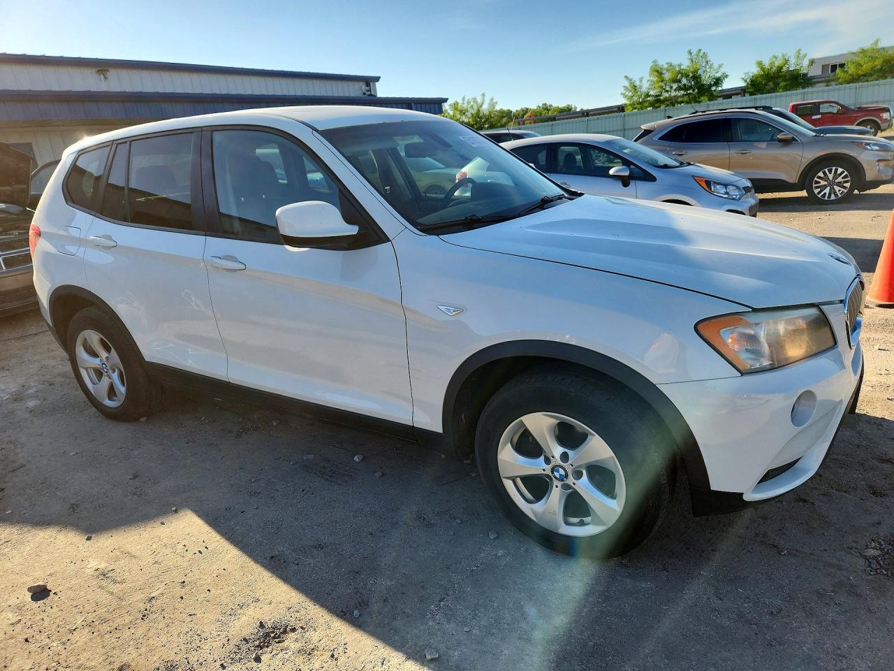 2011 Bmw X3 Xdrive28i White vin: 5UXWX5C54BL702932