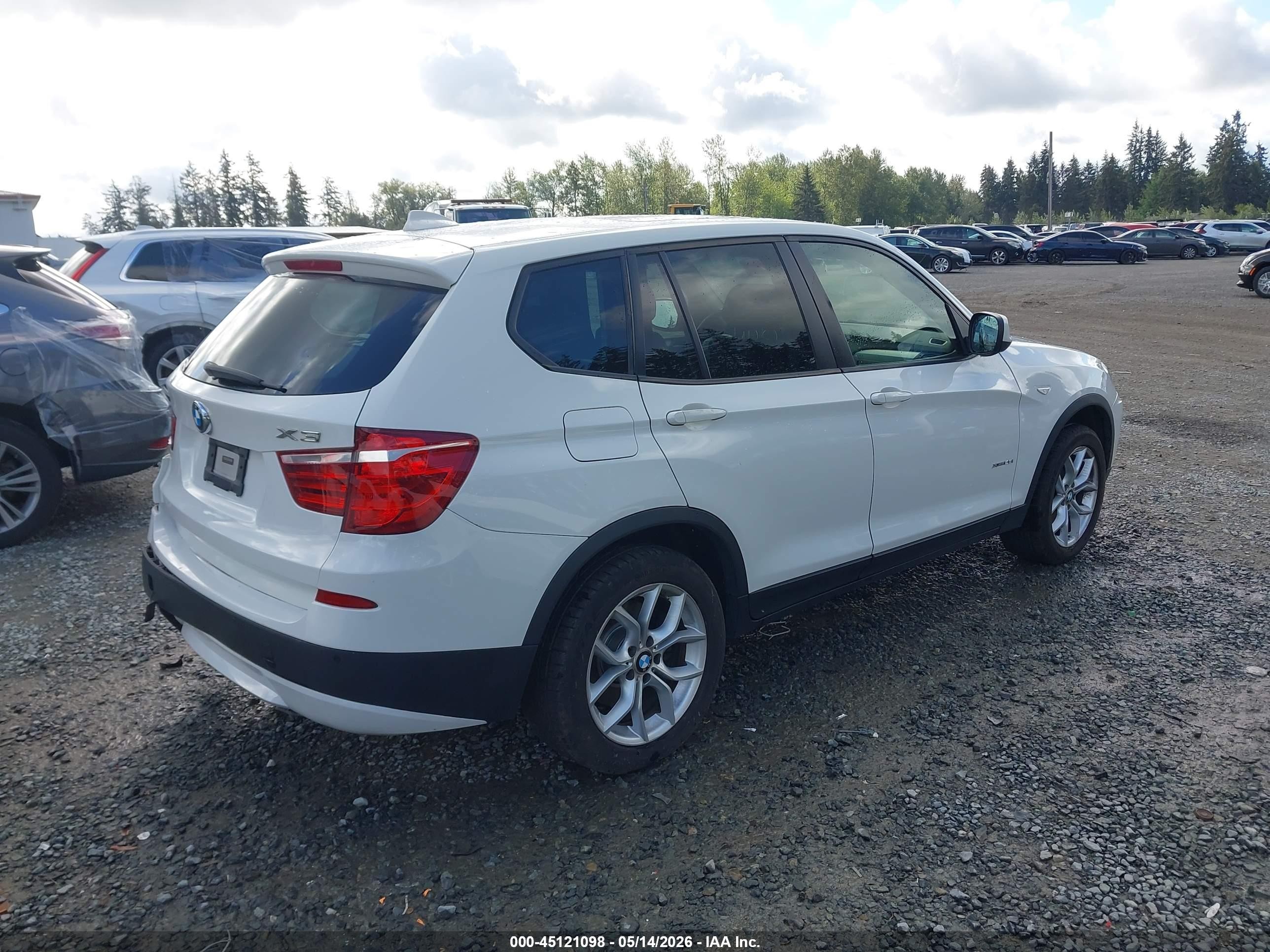 2011 Bmw X3 Xdrive28i White vin: 5UXWX5C55BL700297