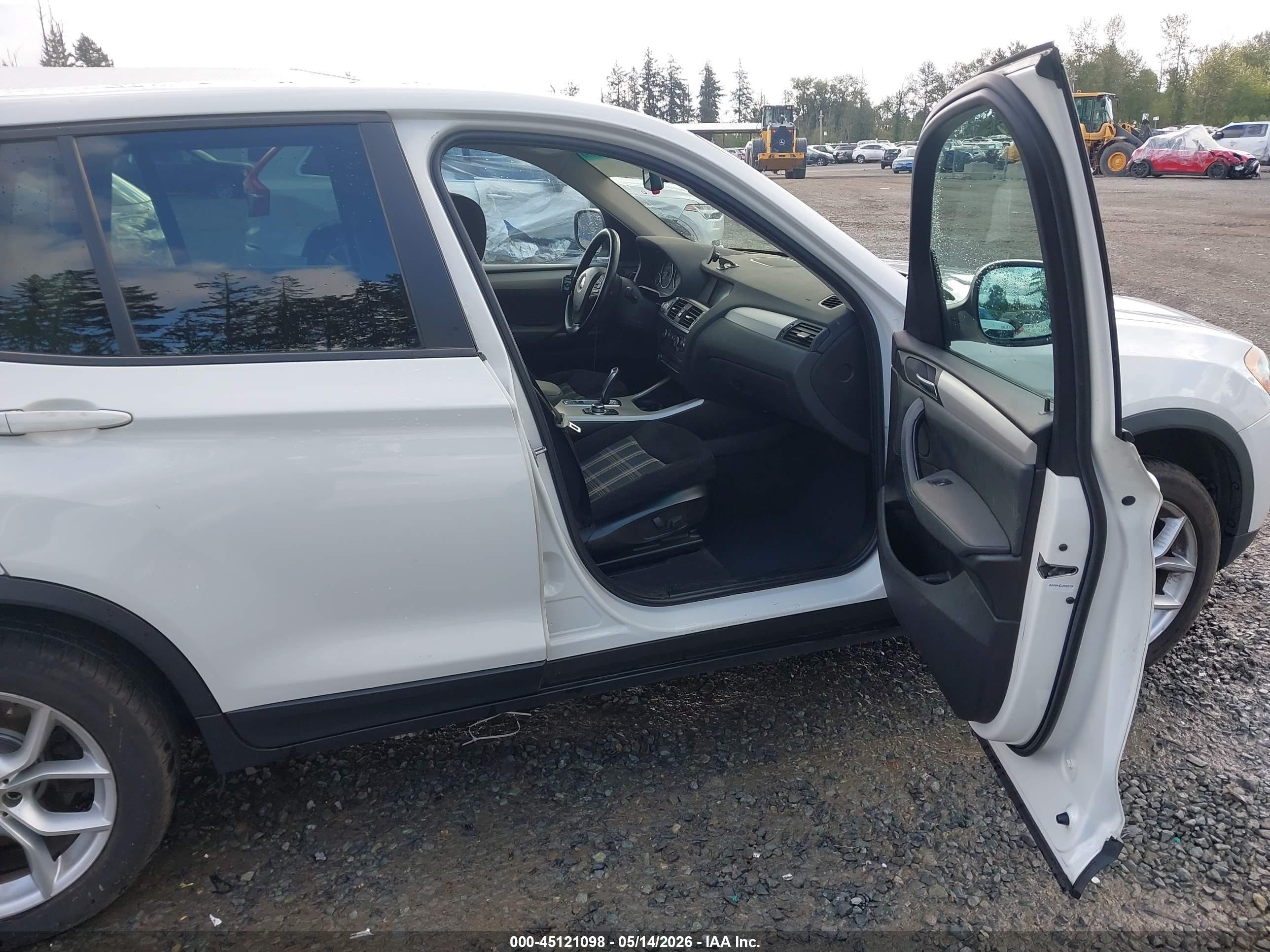 2011 Bmw X3 Xdrive28i White vin: 5UXWX5C55BL700297