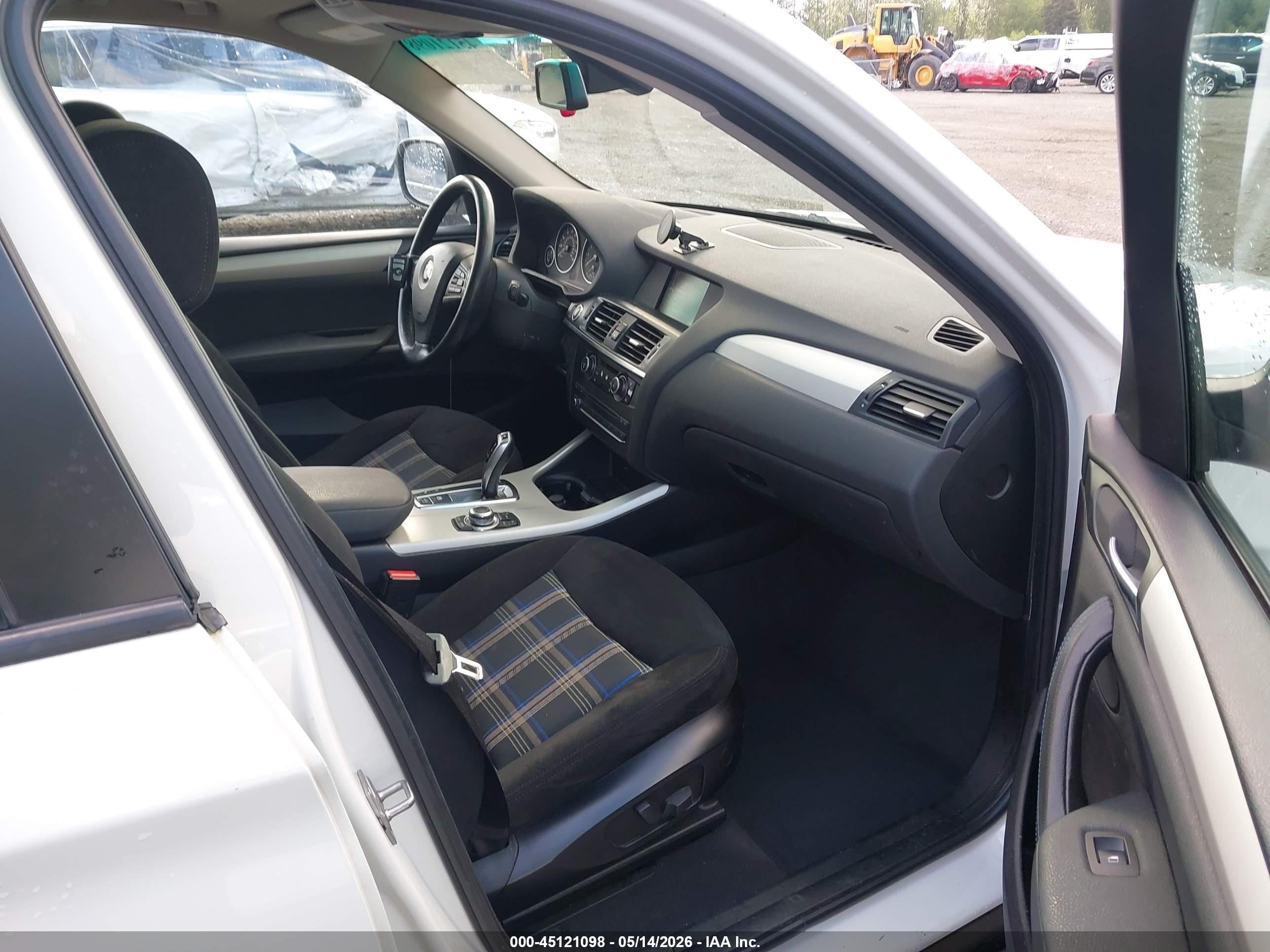 2011 Bmw X3 Xdrive28i White vin: 5UXWX5C55BL700297
