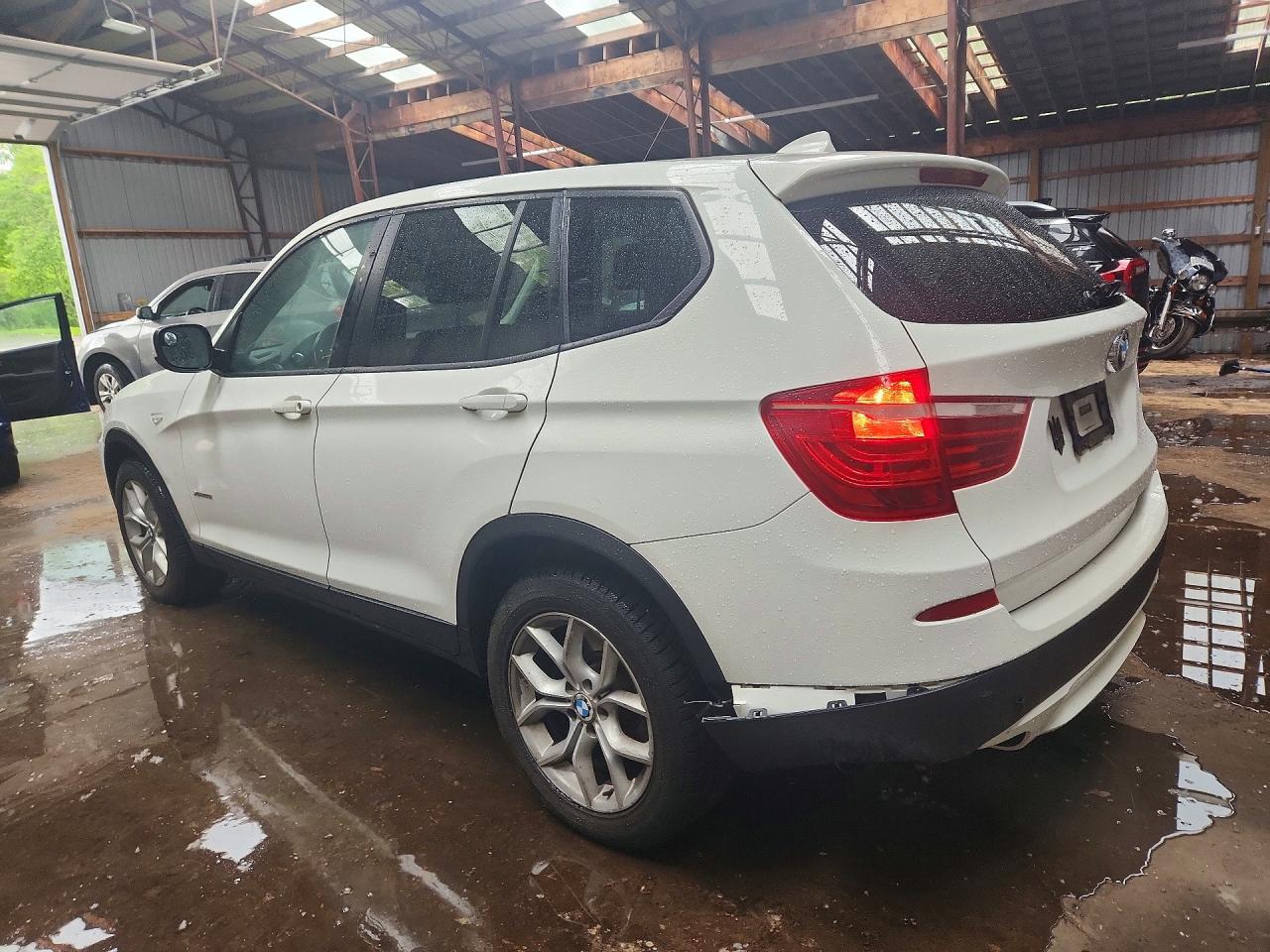 2011 Bmw X3 Xdrive28i Белый vin: 5UXWX5C55BL708738