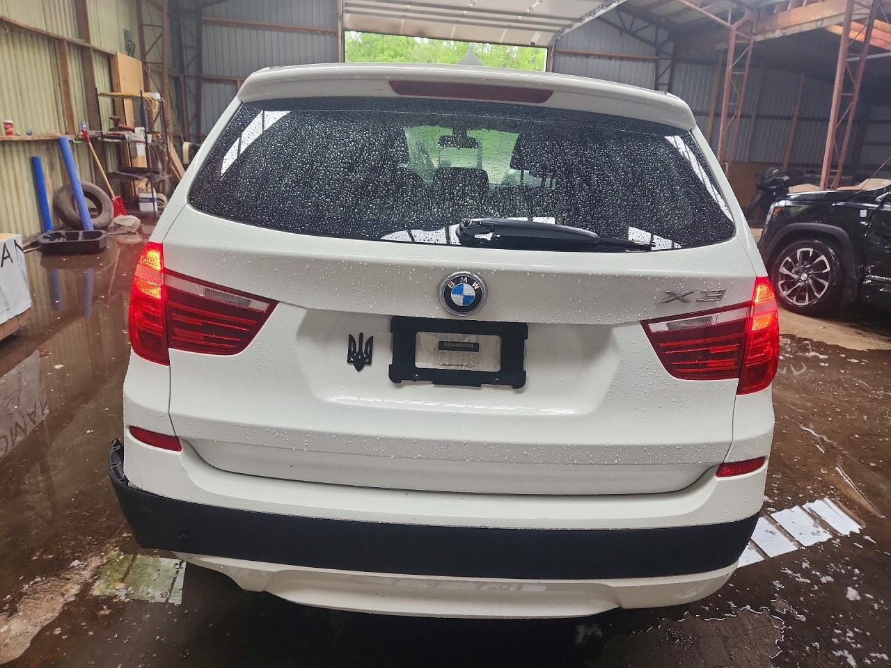2011 Bmw X3 Xdrive28i Белый vin: 5UXWX5C55BL708738