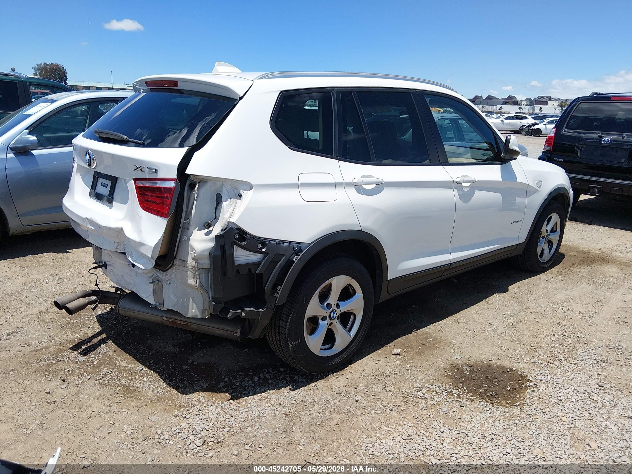 2011 Bmw X3 Xdrive28i Белый vin: 5UXWX5C57BL700706