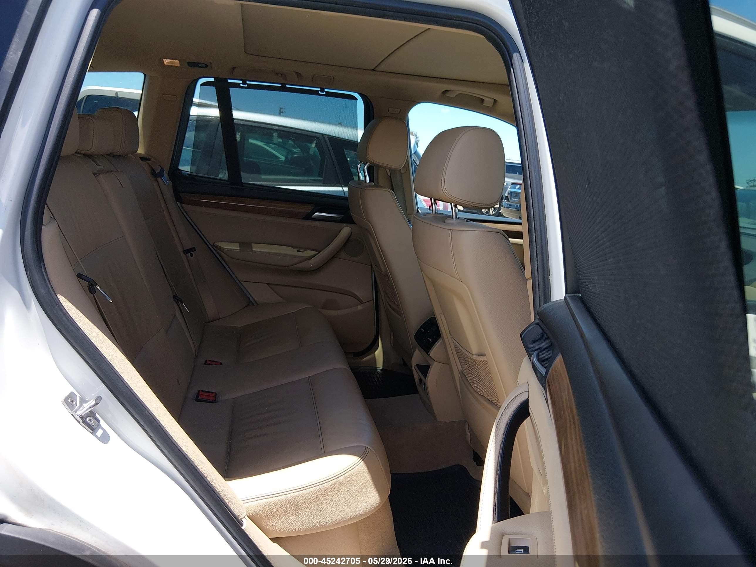 2011 Bmw X3 Xdrive28i Белый vin: 5UXWX5C57BL700706