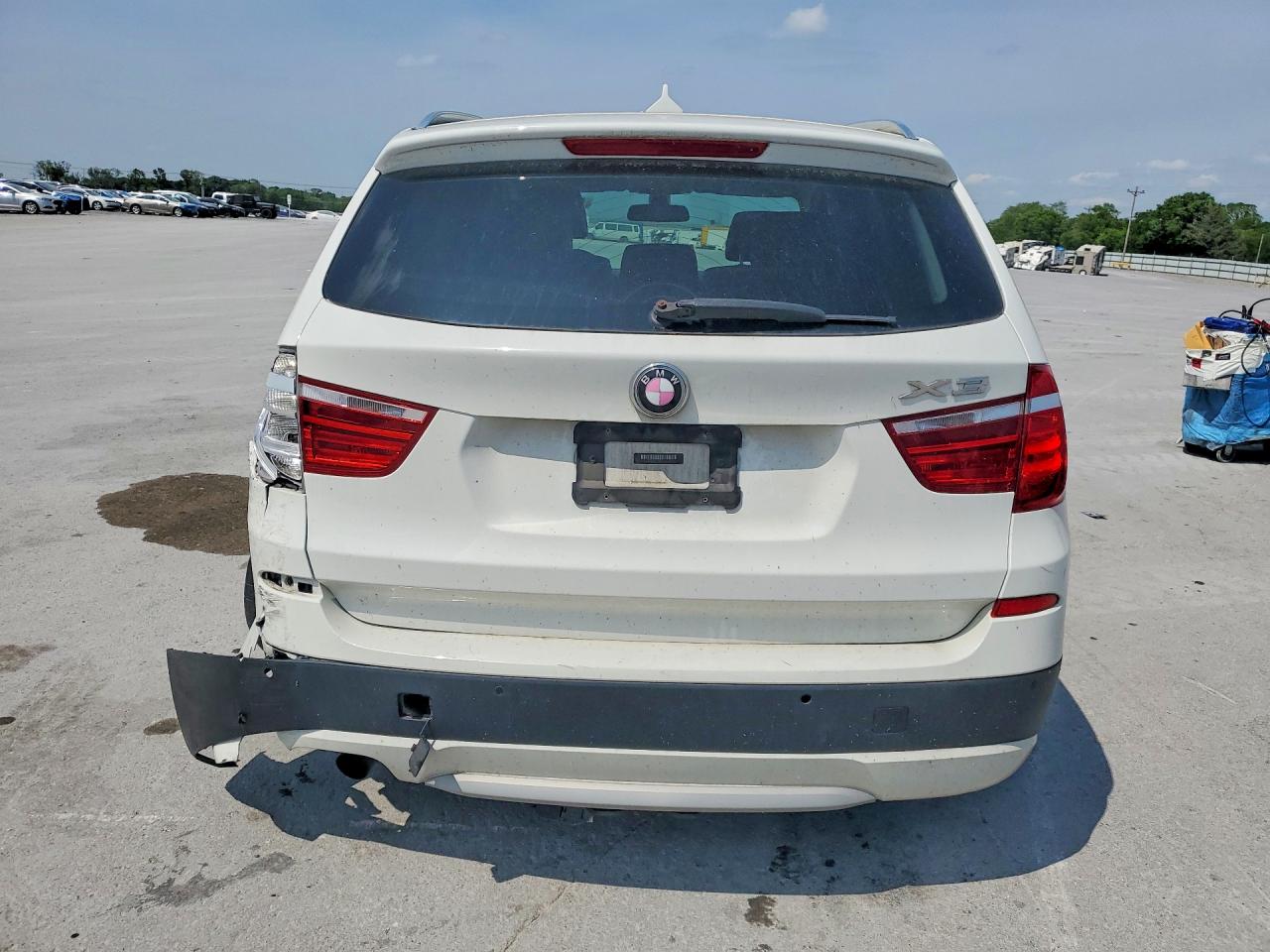 2011 Bmw X3 White vin: 5UXWX5C58BL715280